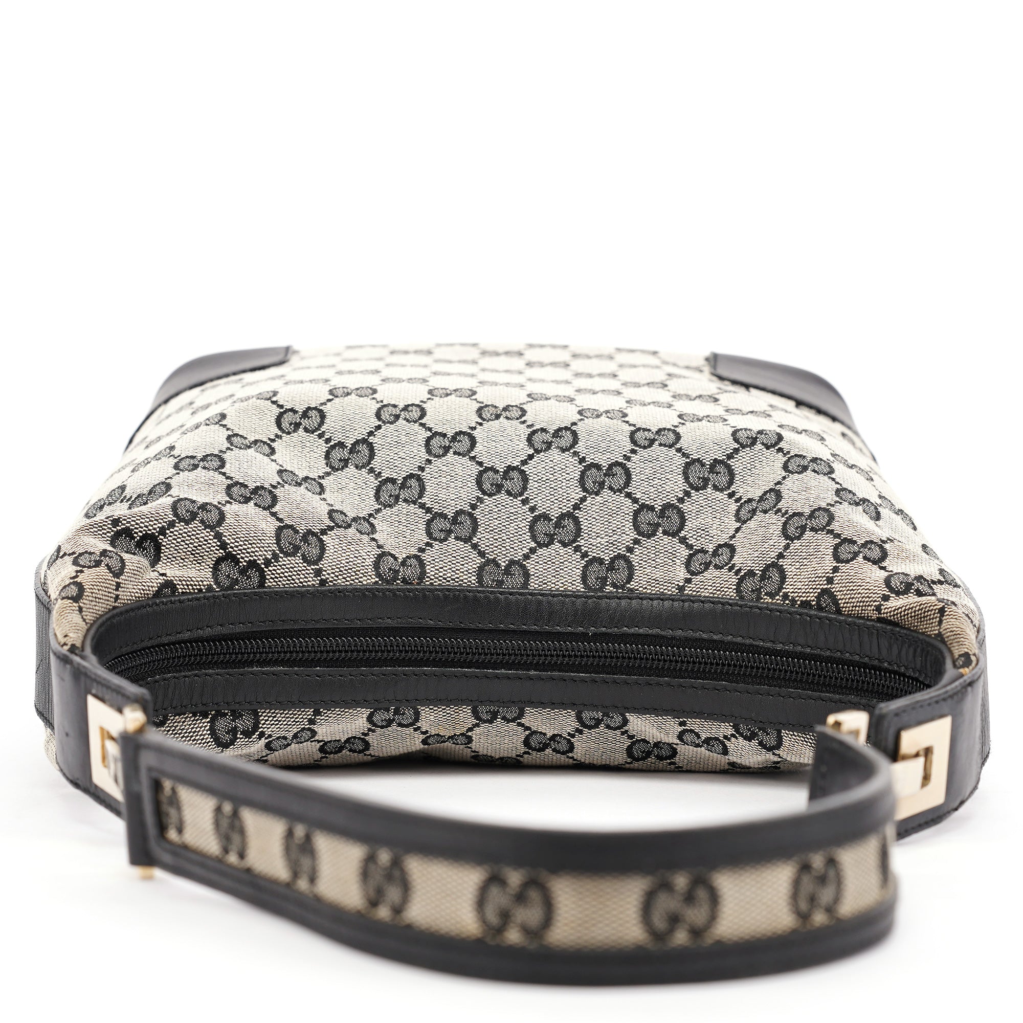001 4204 Grey GG Shoulder Bag