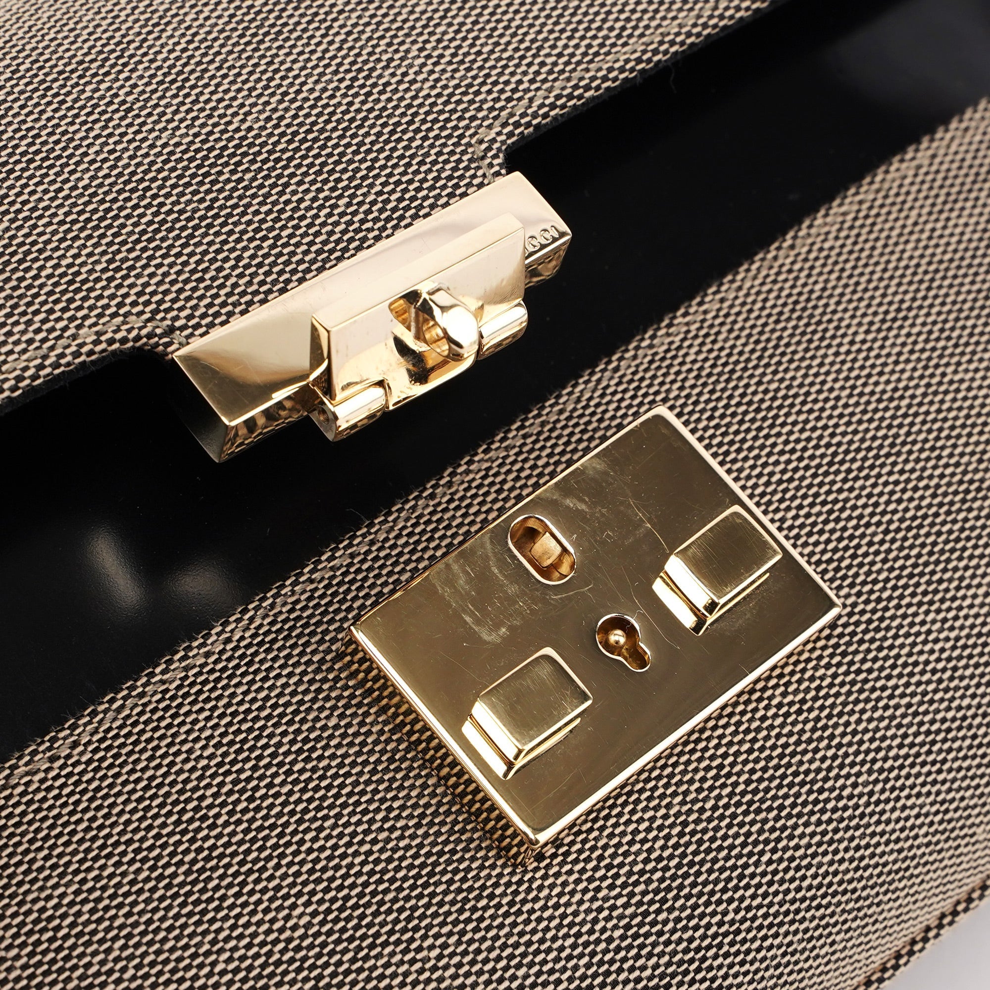 001 4214 Beige Canvas Keylock Shoulder Bag
