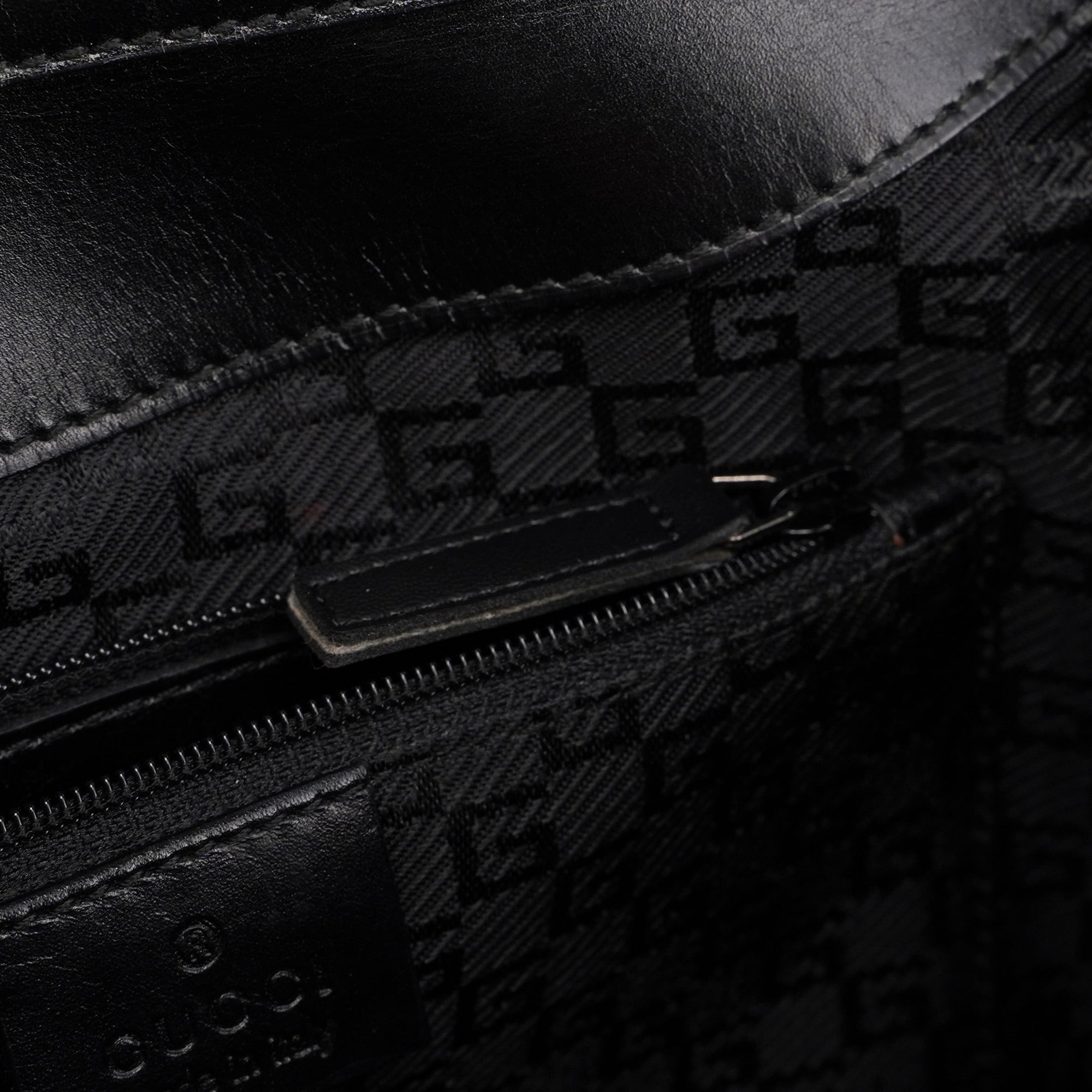 001 4225 Black Calfskin Shoulder Bag