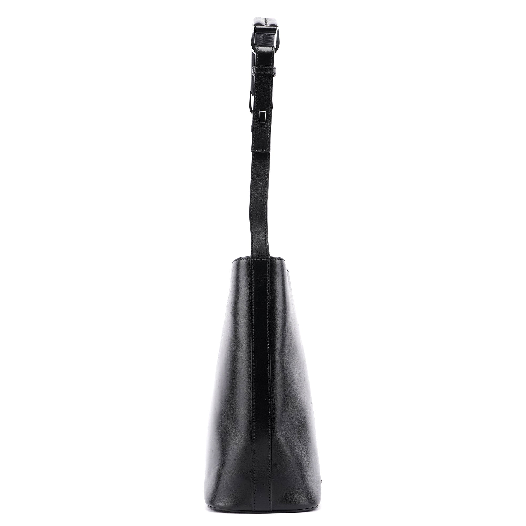 001 4286 Black Calfskin Bucket Shoulder Bag