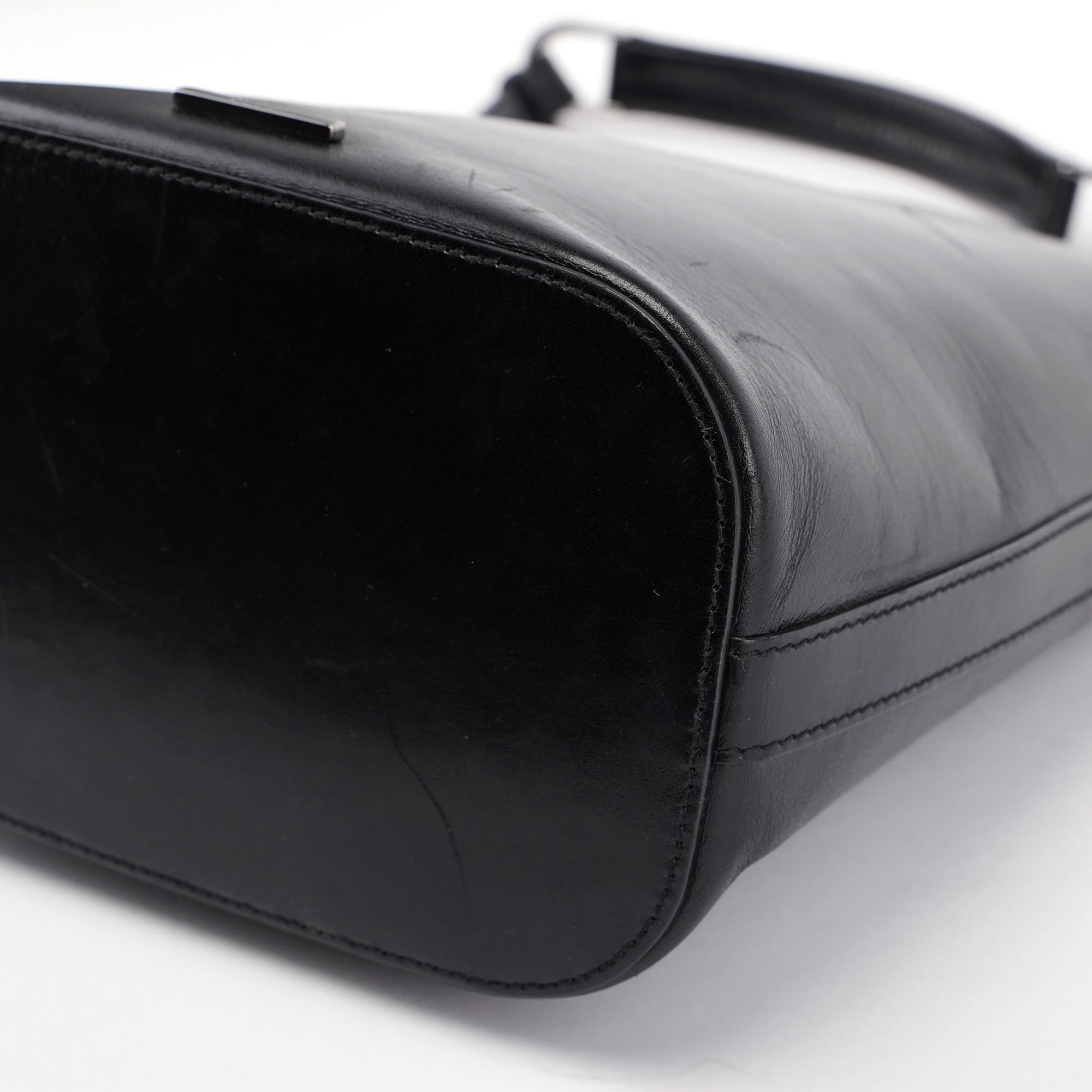 001 4286 Black Calfskin Bucket Shoulder Bag