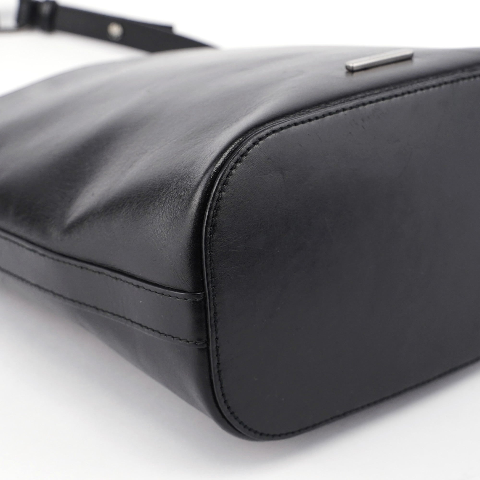 001 4286 Black Calfskin Bucket Shoulder Bag