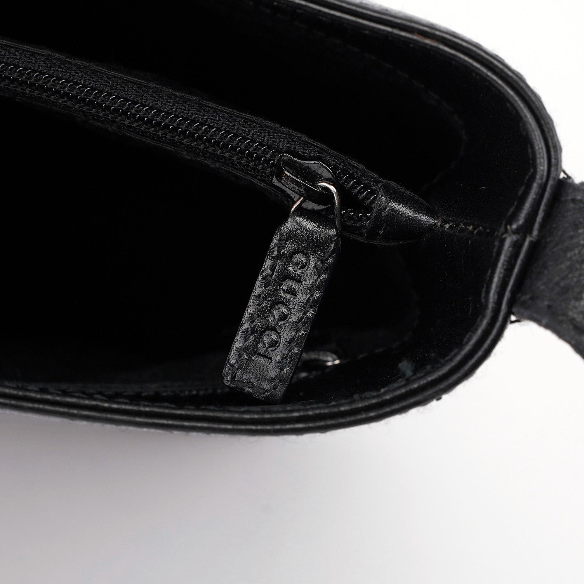 001 4286 Black Calfskin Bucket Shoulder Bag