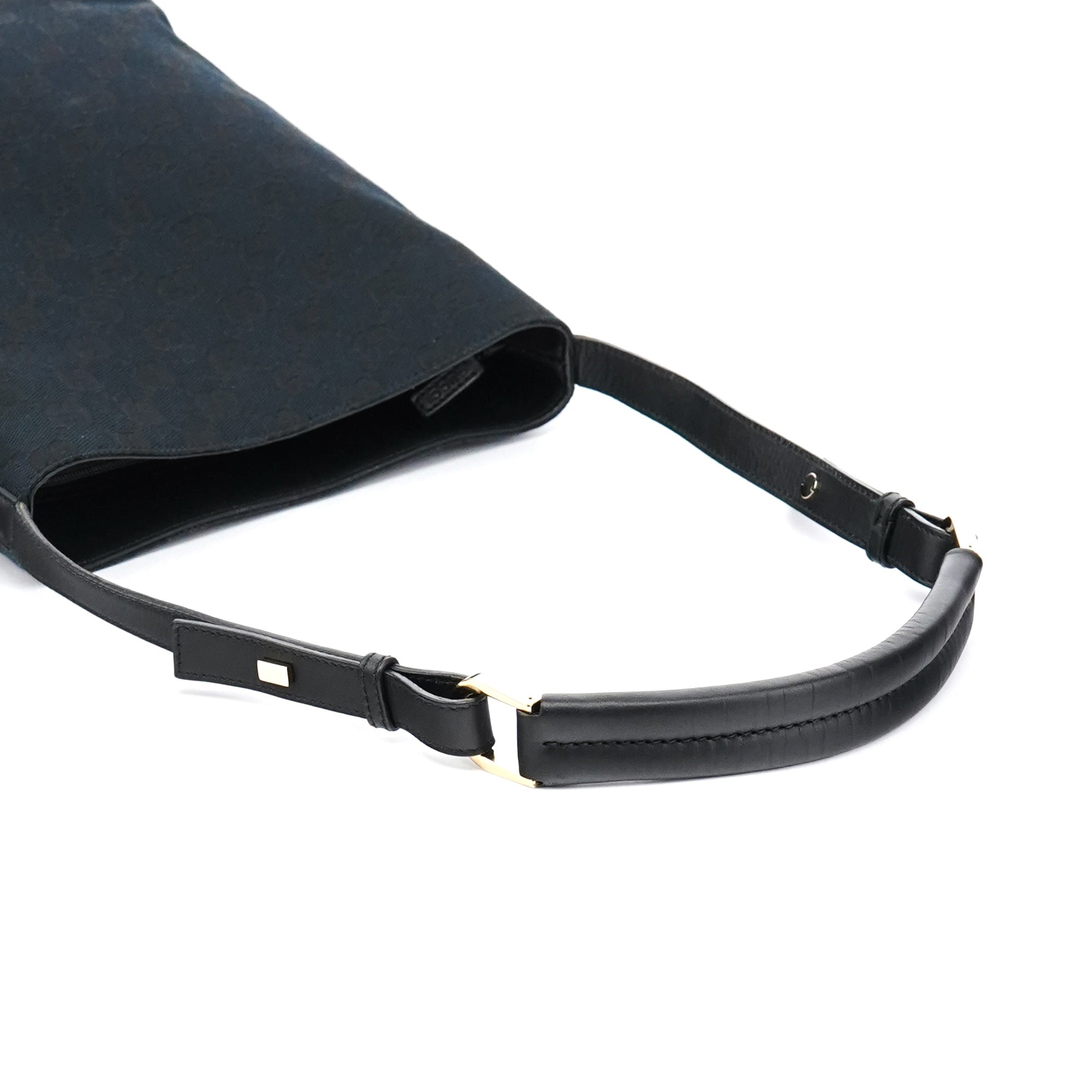 001 4286 Black GG Bucket Shoulder Bag