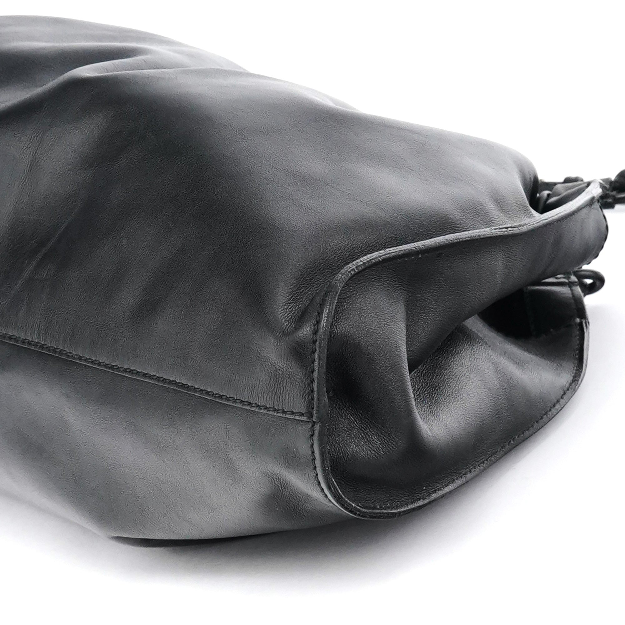 001 4335 Black Ruched Calfskin Shoulder Bag