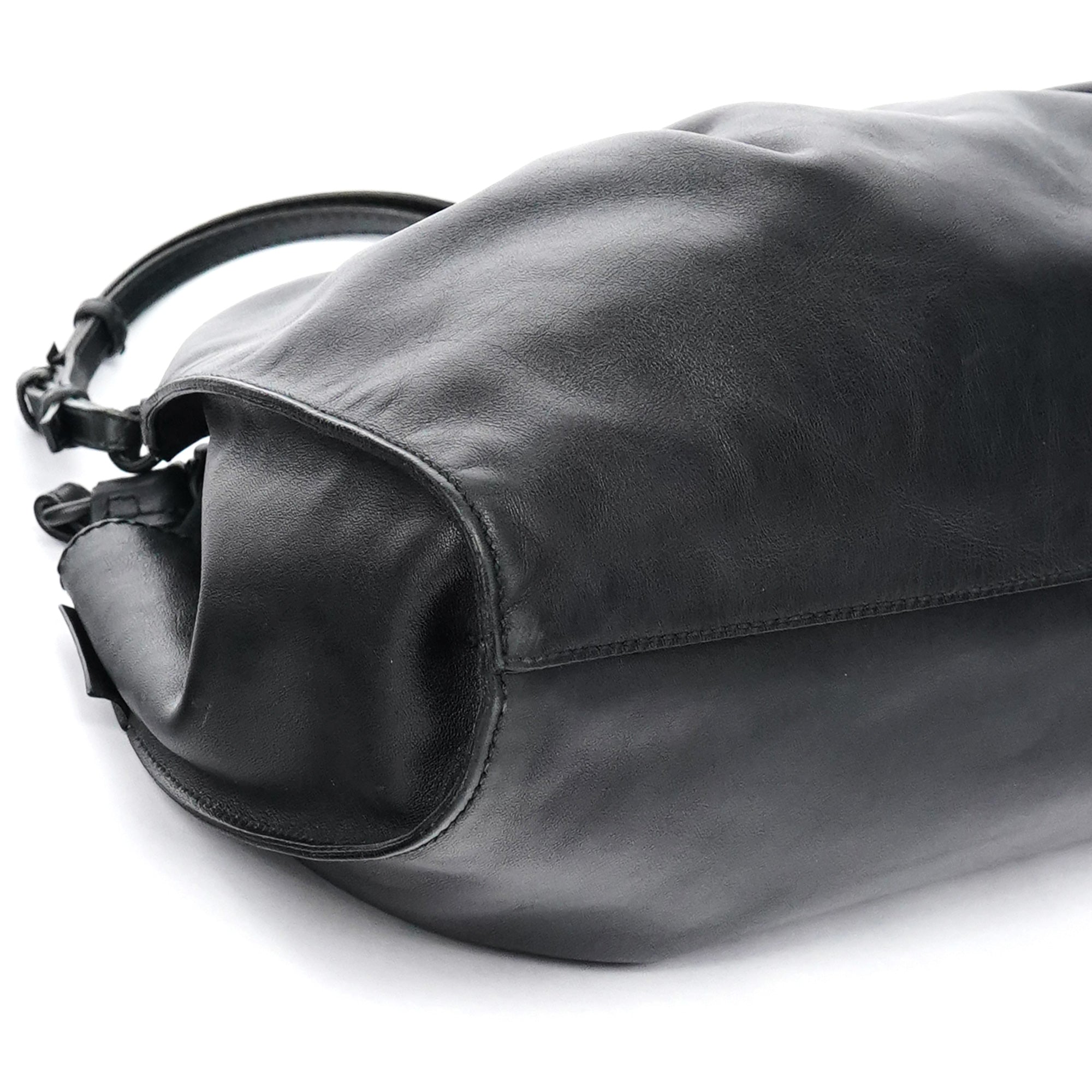001 4335 Black Ruched Calfskin Shoulder Bag