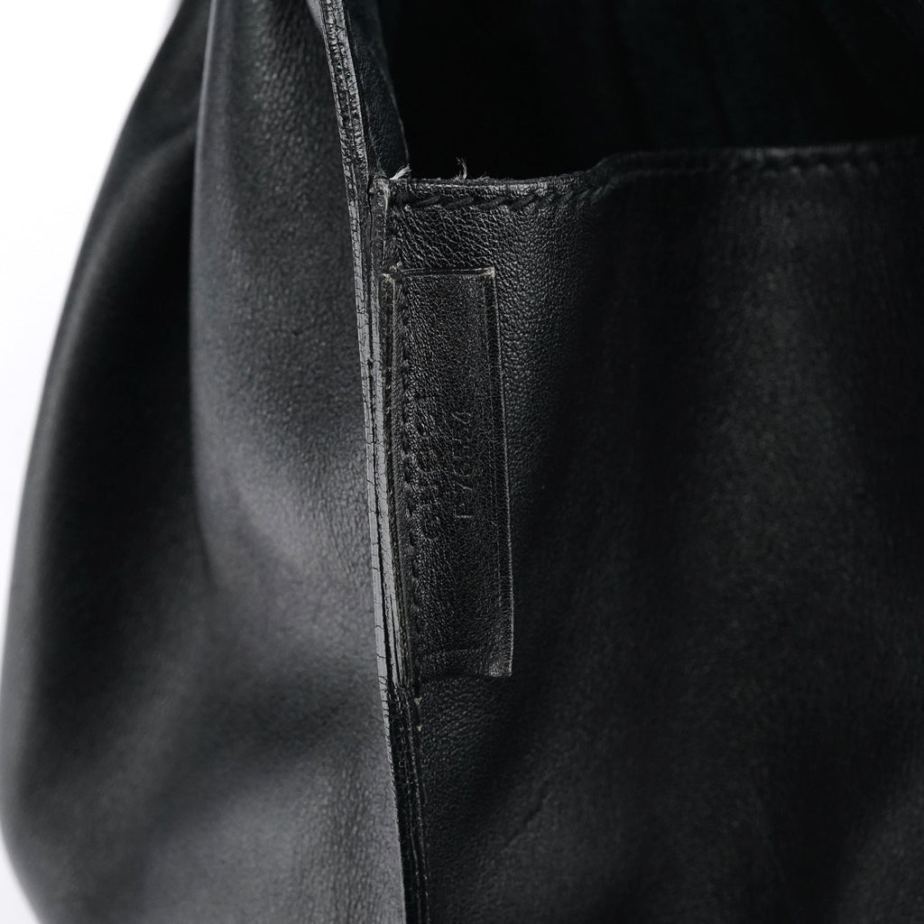 001 4335 Black Ruched Calfskin Shoulder Bag