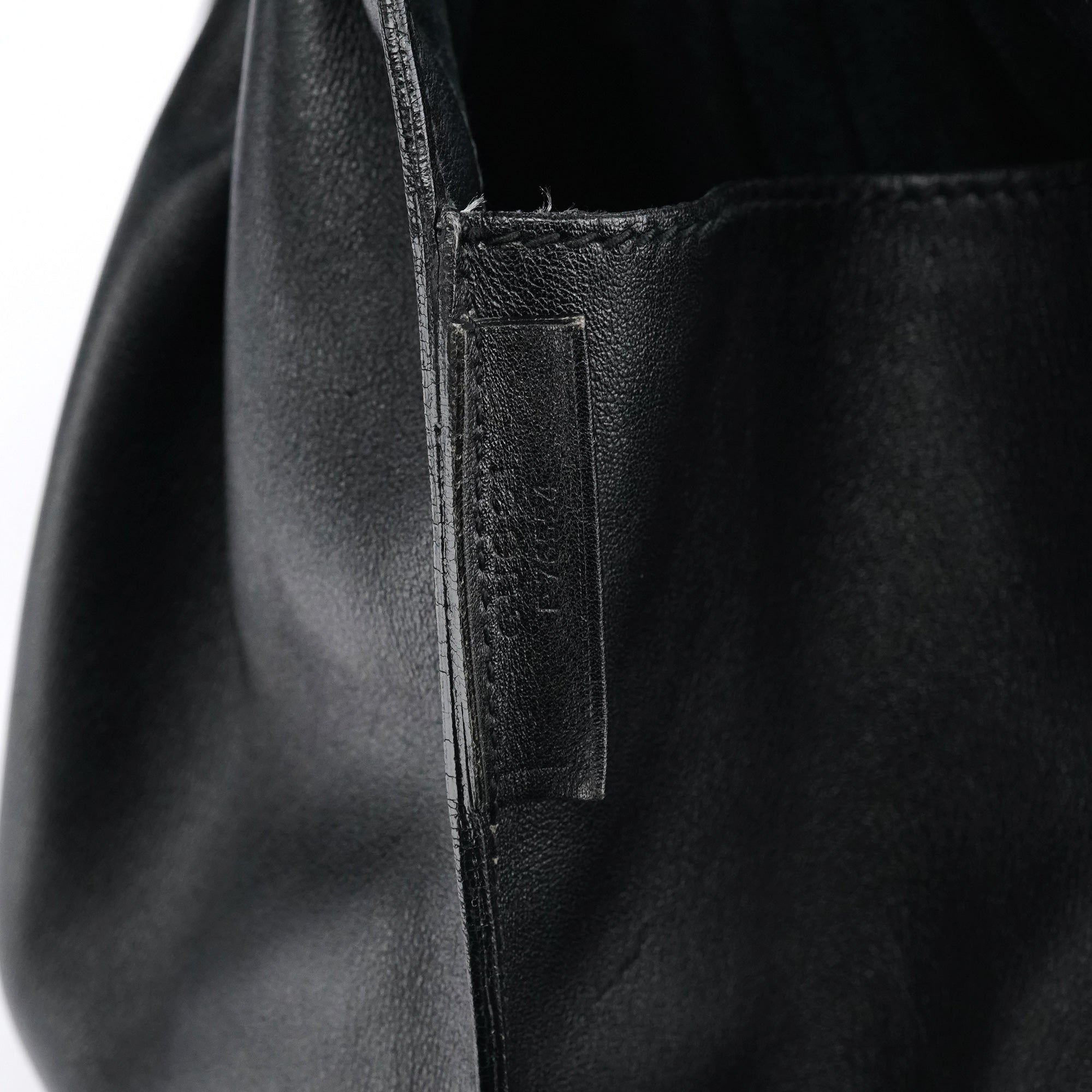 001 4335 Black Ruched Calfskin Shoulder Bag