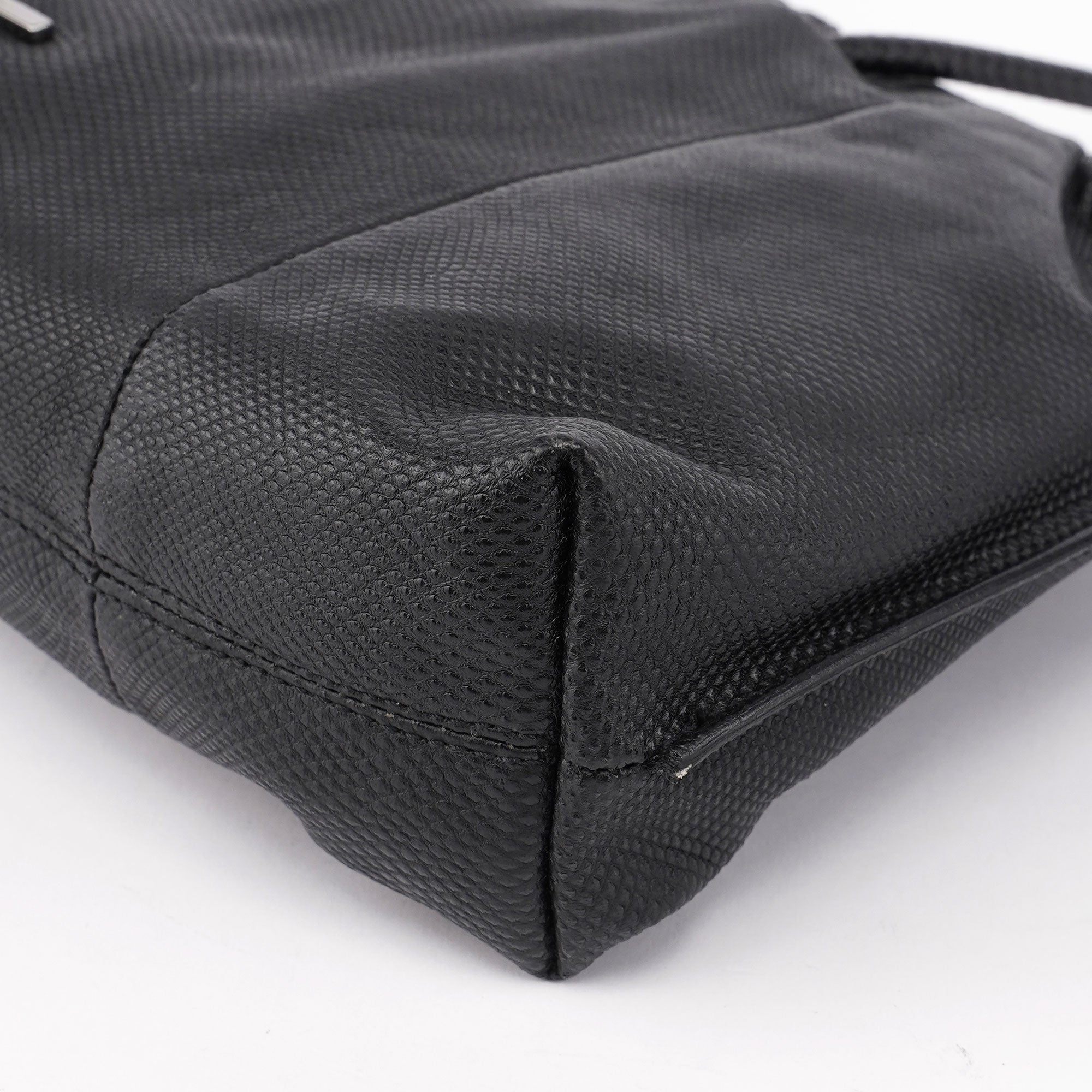 001 4403 Black Lizard Embossed Tote Bag