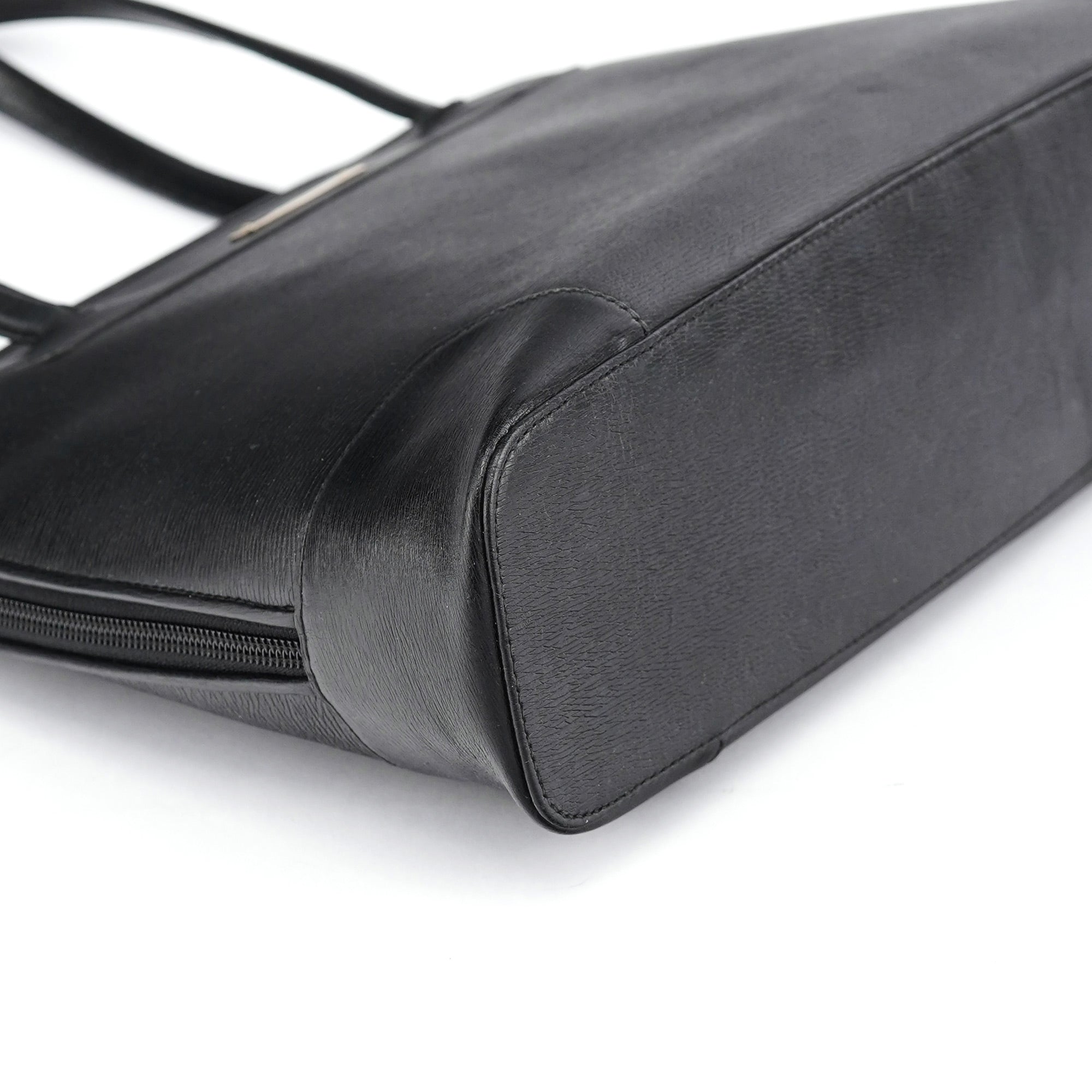 002 1122 Black Leather Tote Bag