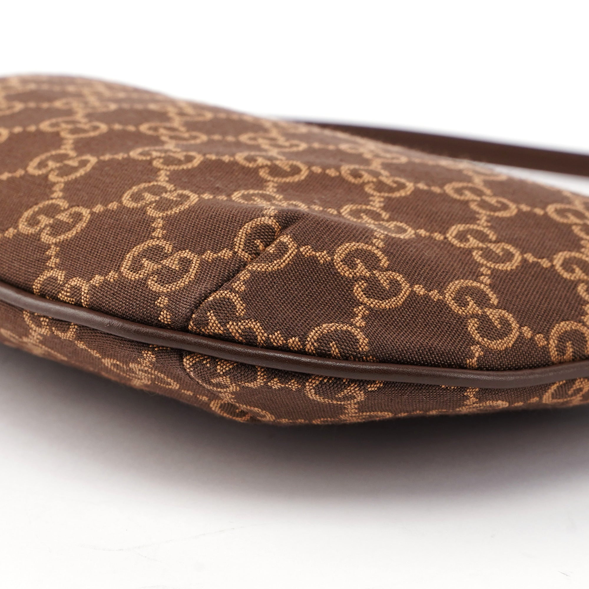 005 0813 Brown GG Shoulder Bag