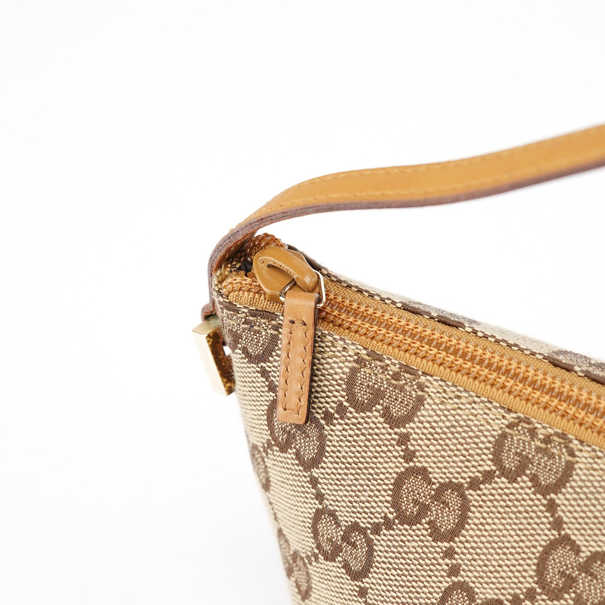 039 1103 Beige GG Boat Pochette