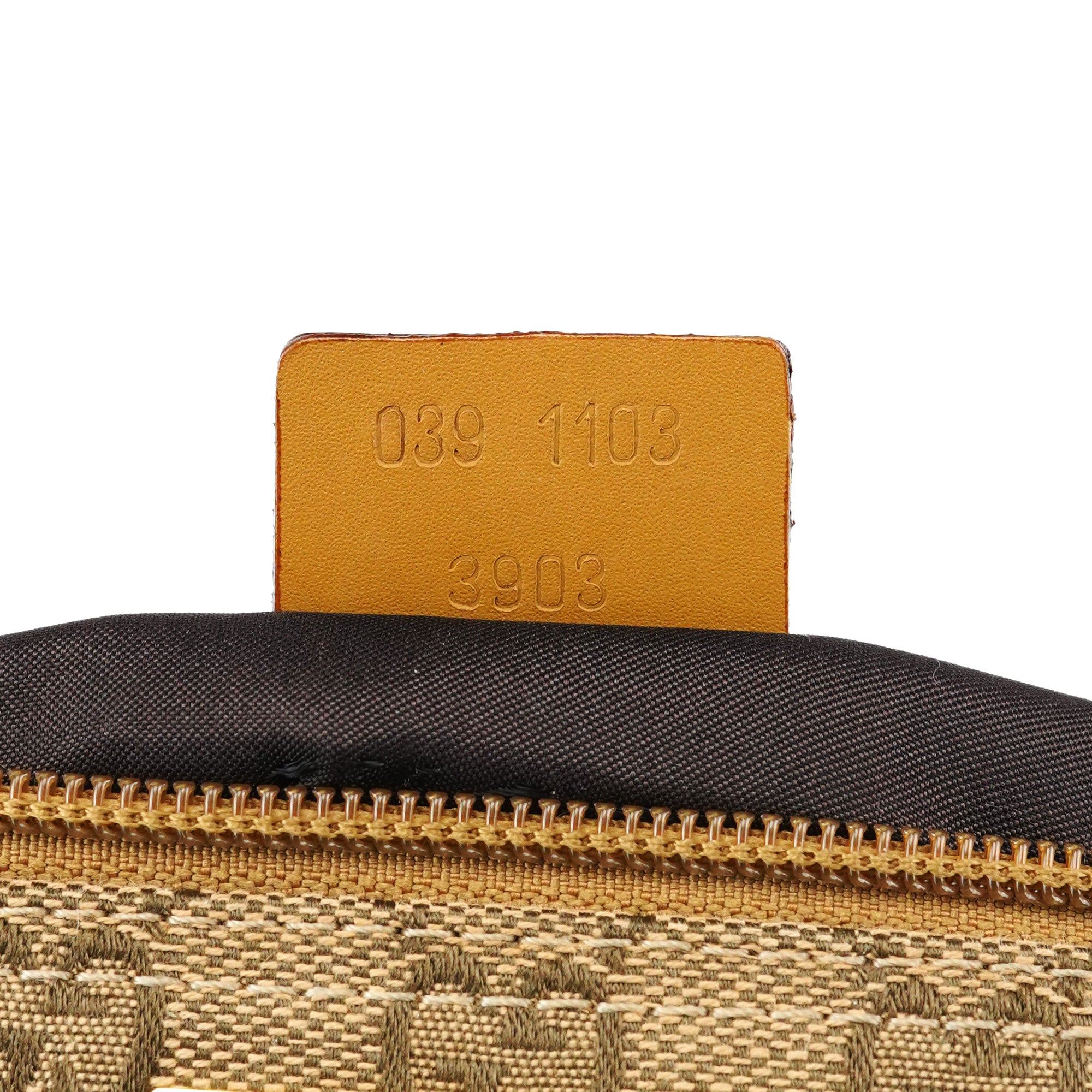 039 1103 Beige GG Boat Pochette