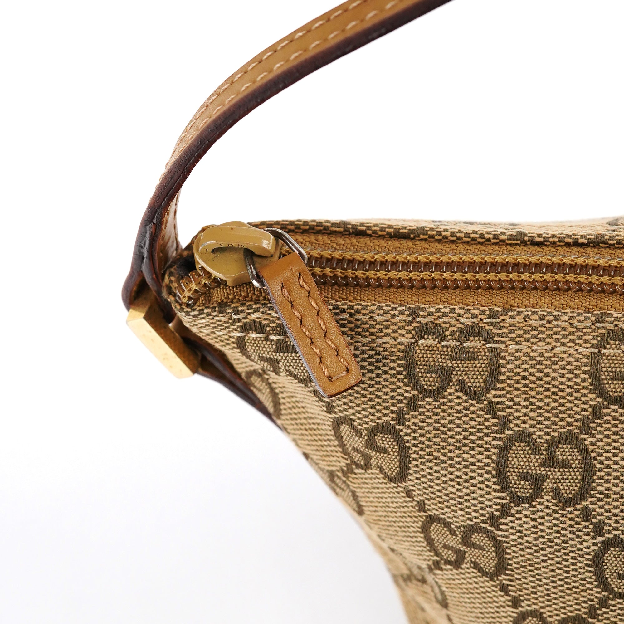 039 1103 Beige GG Boat Pochette
