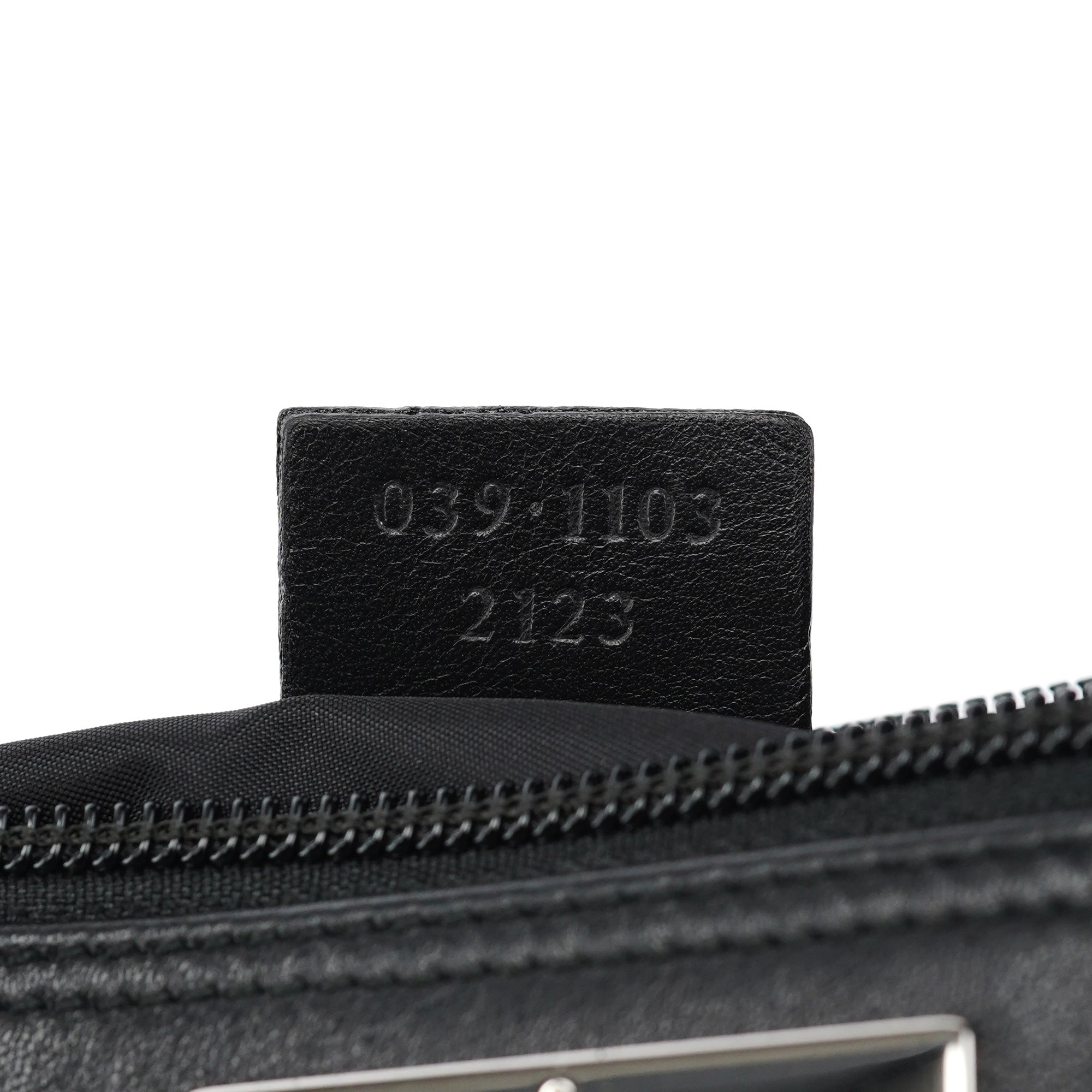 039 1103 Black Calfskin Boat Pochette