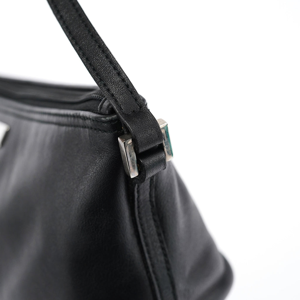 039 1103 Black Calfskin Boat Pochette