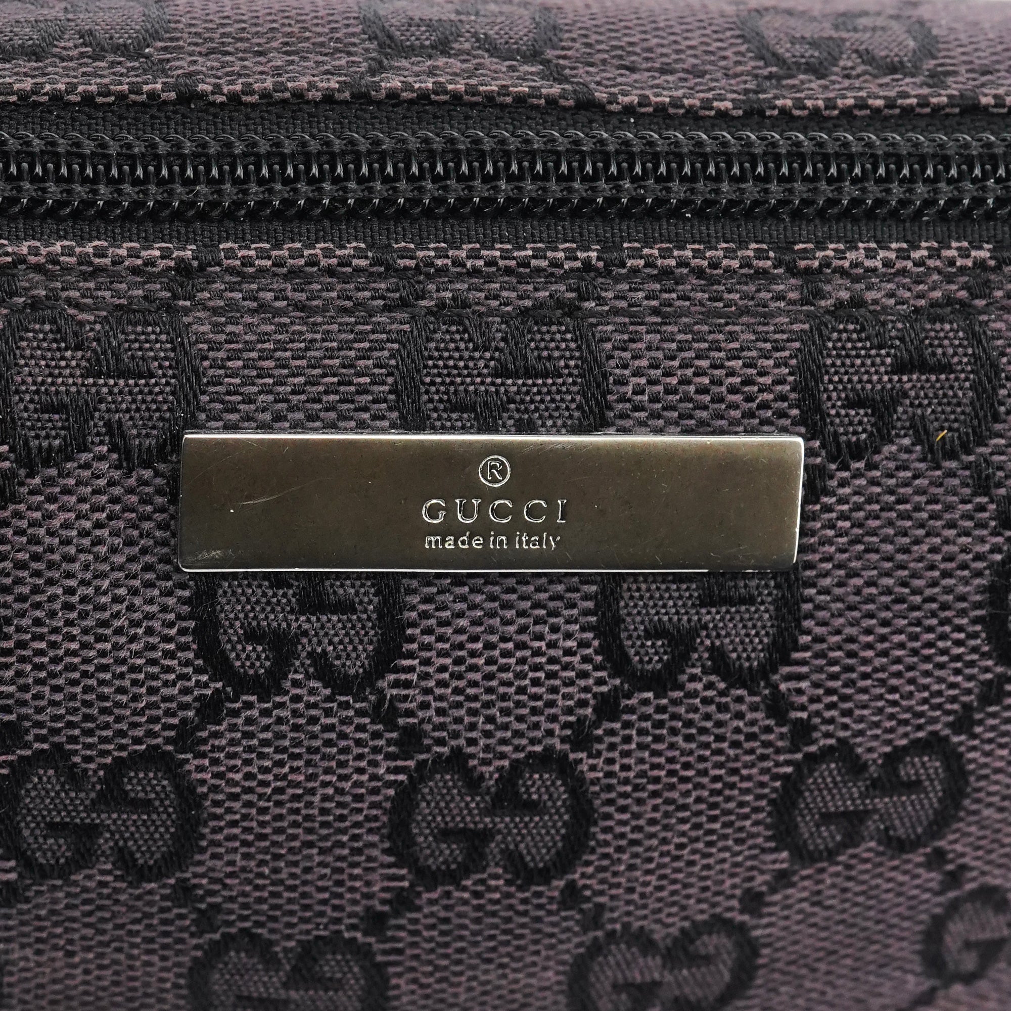 039 1103 Black GG Boat Pochette