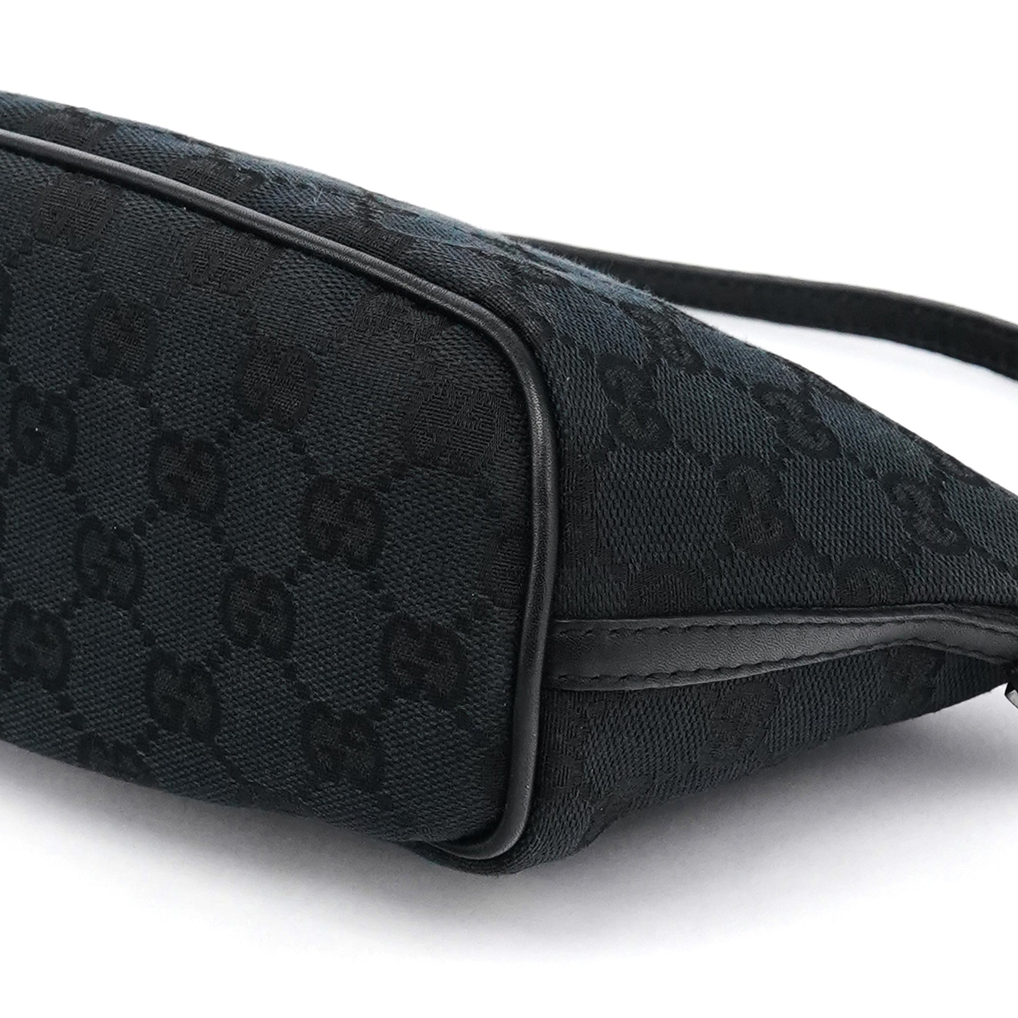 039 1103 Black GG Boat Pochette