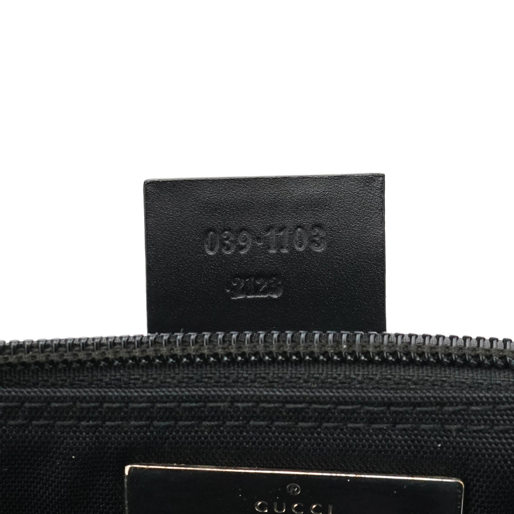 039 1103 Black Nylon Boat Pochette