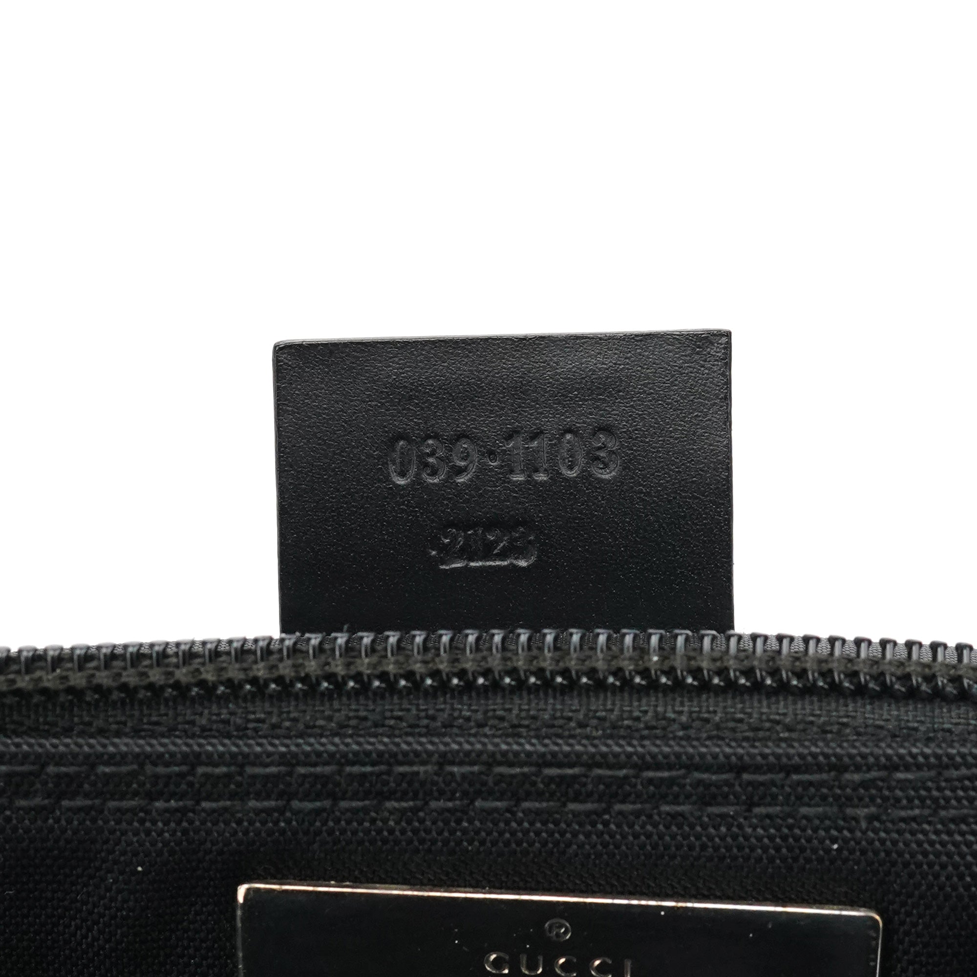 039 1103 Black Nylon Boat Pochette