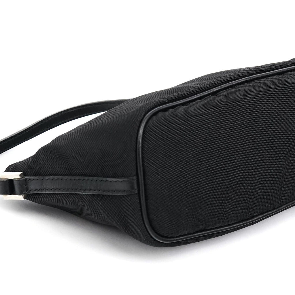 039 1103 Black Nylon Boat Pochette