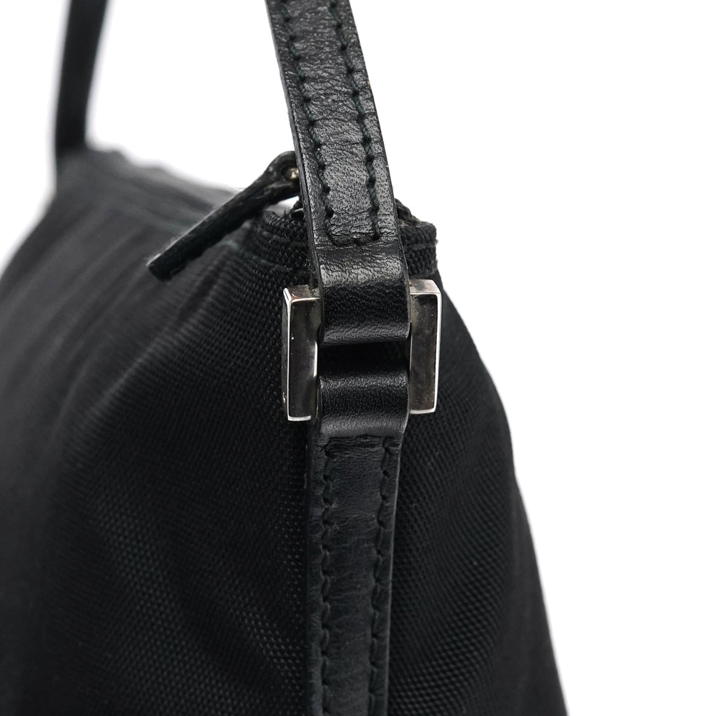 039 1103 Black Nylon Boat Pochette