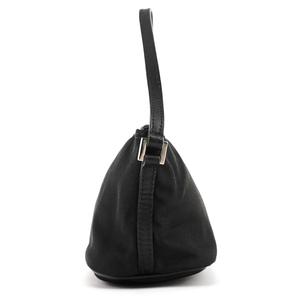 039 1103 Black Nylon Boat Pochette