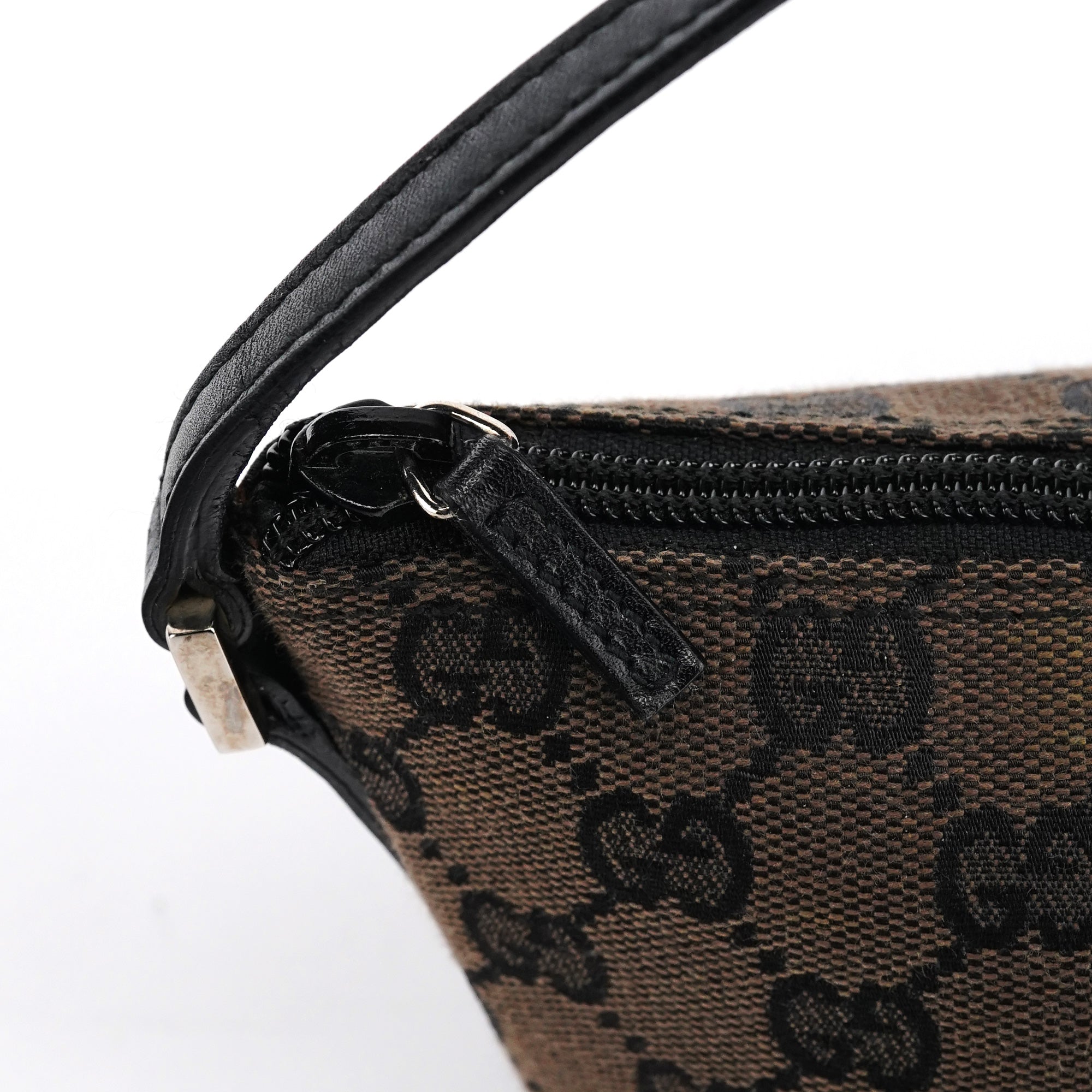 039 1103 Brown GG Boat Pochette