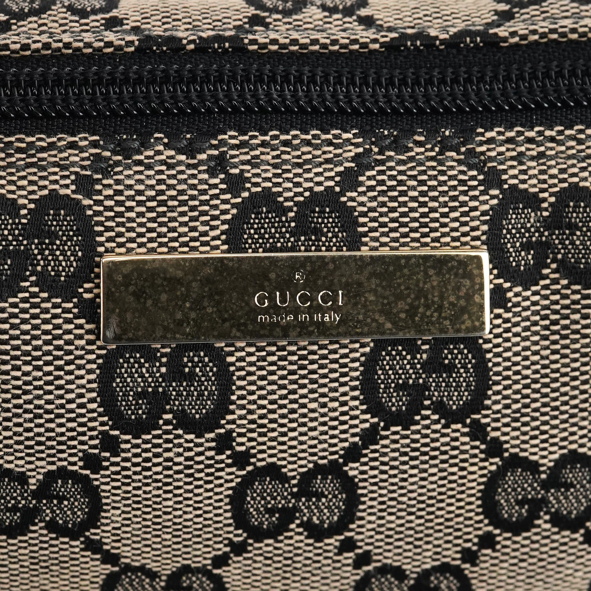 039 1103 Grey Black GG Boat Pochette