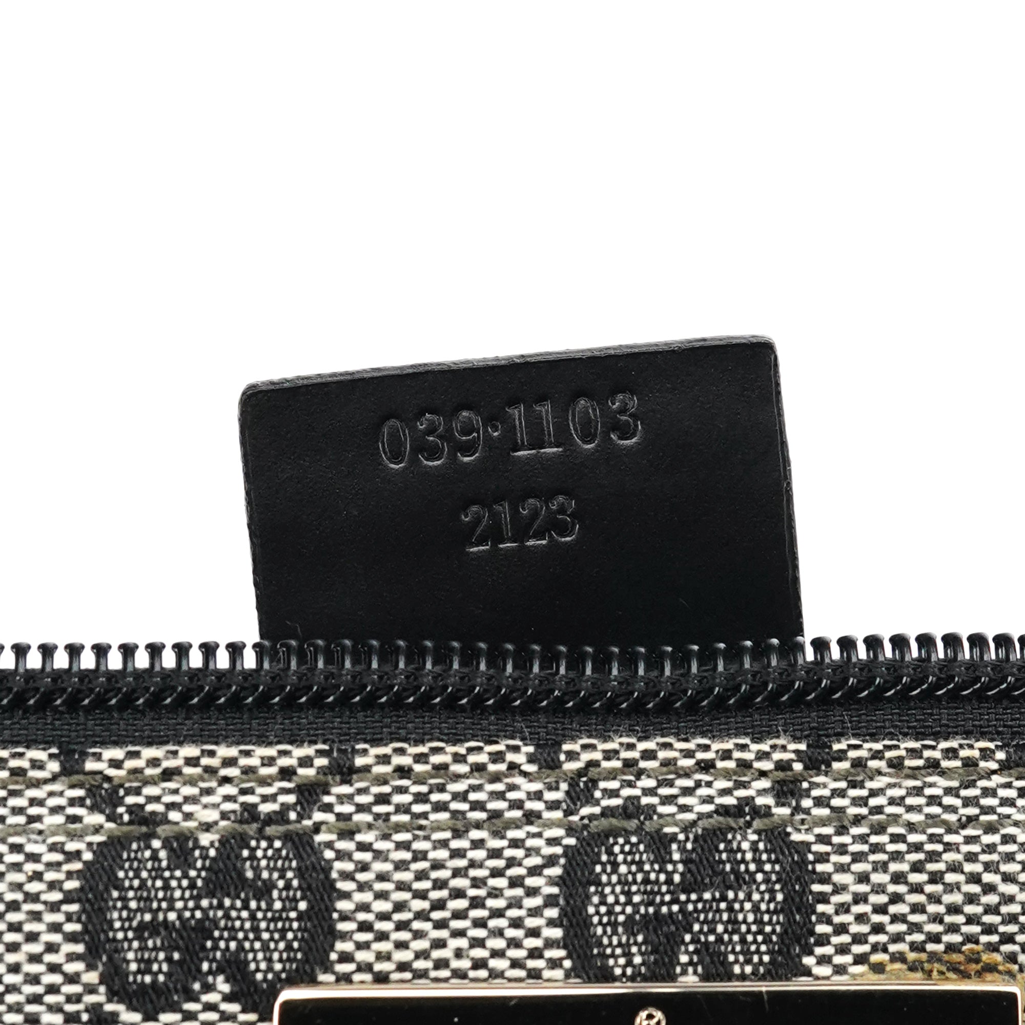 039 1103 Grey Black GG Boat Pochette