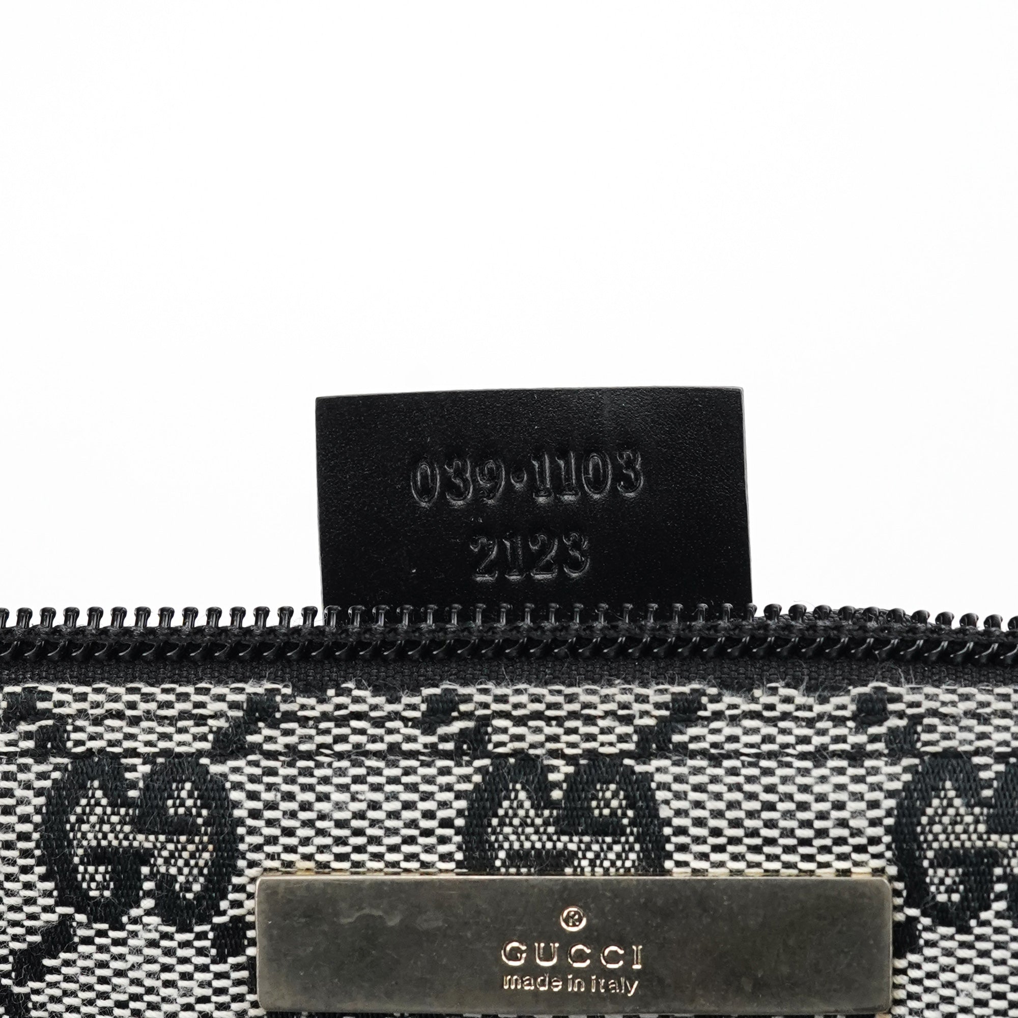 039 1103 Grey Black GG Boat Pochette