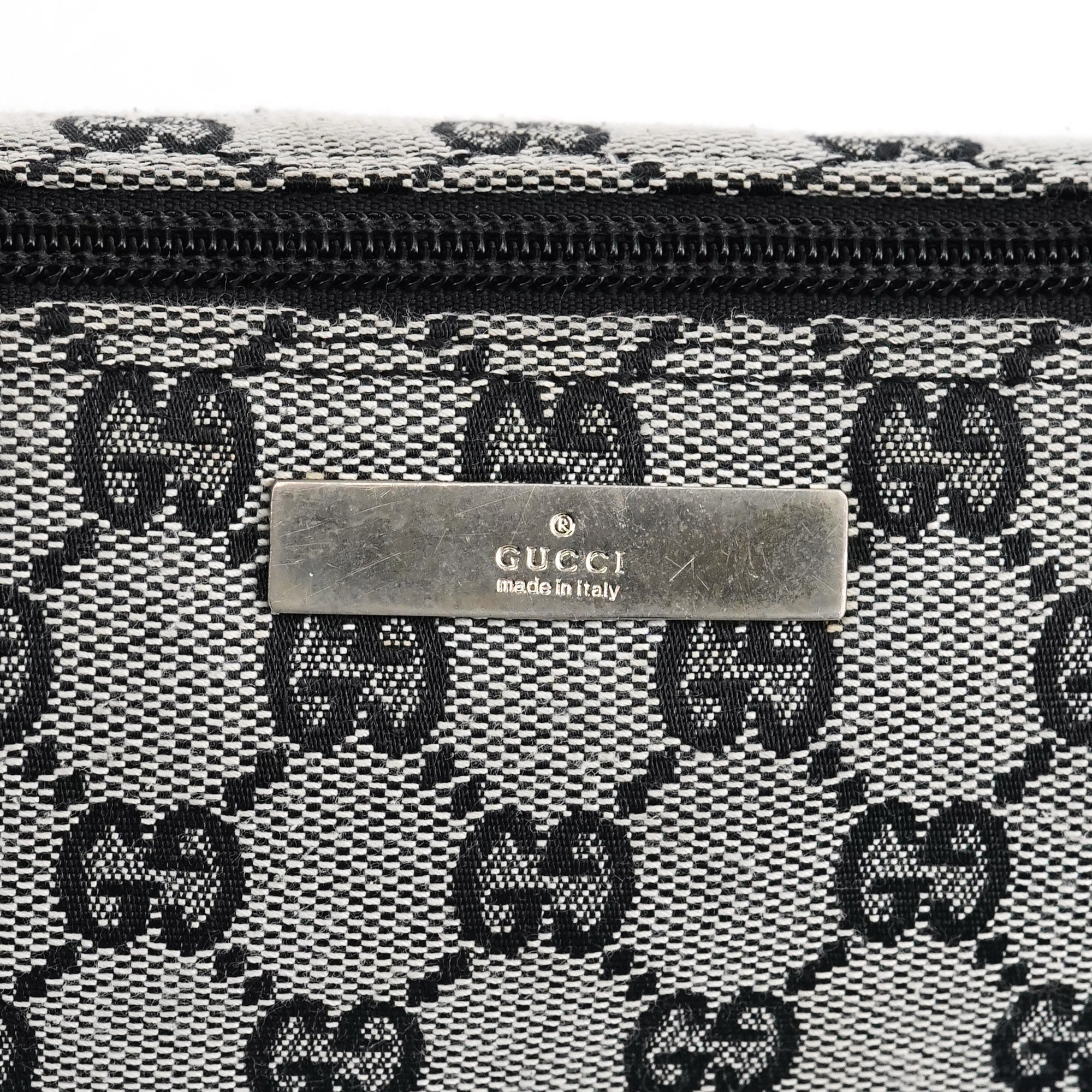 039 1103 Grey Black GG Boat Pochette