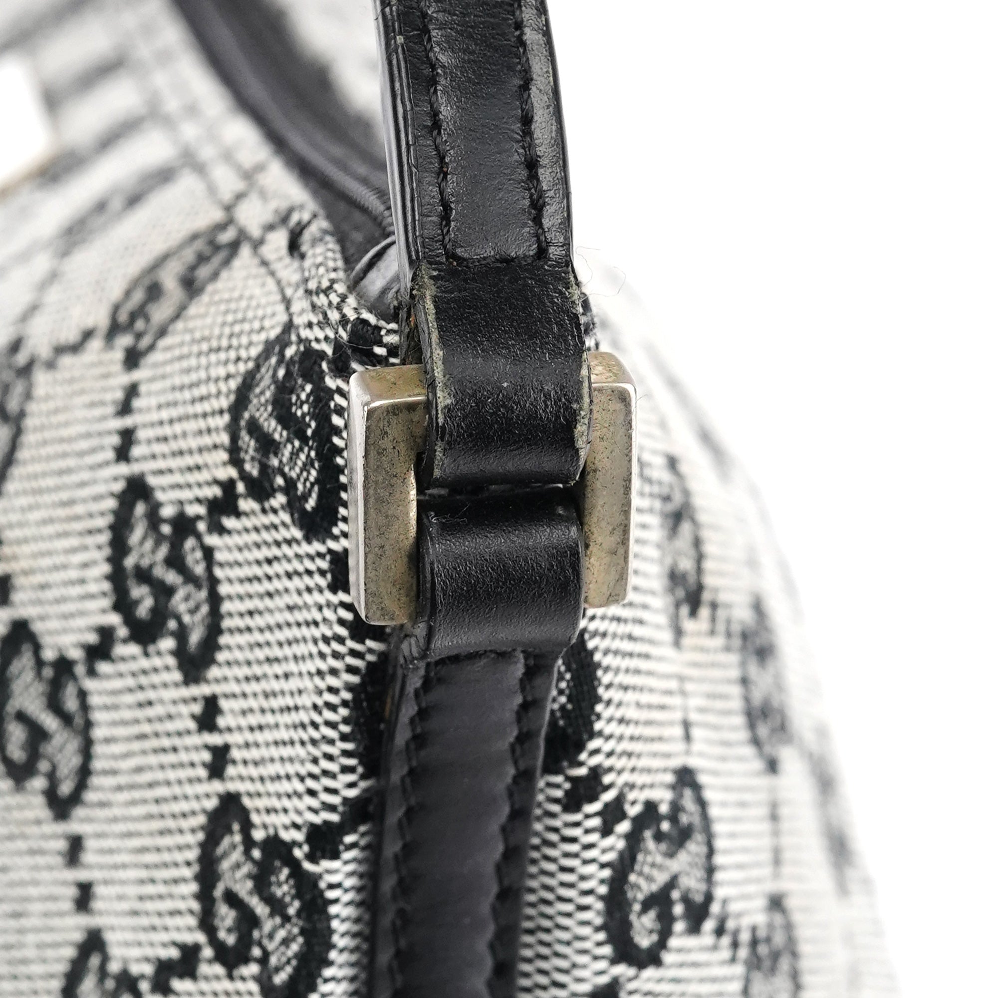 039 1103 Grey Black GG Boat Pochette