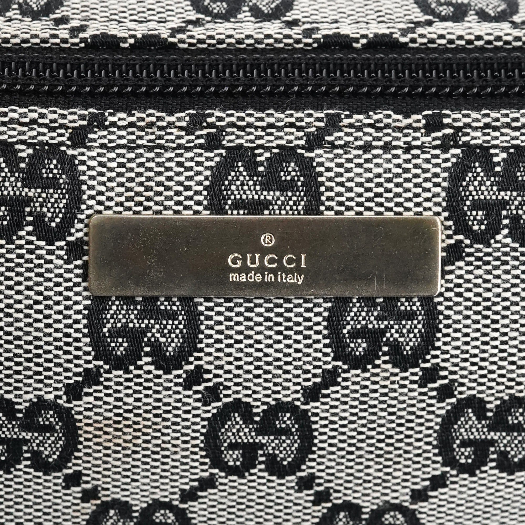 039 1103 Grey Black GG Boat Pochette