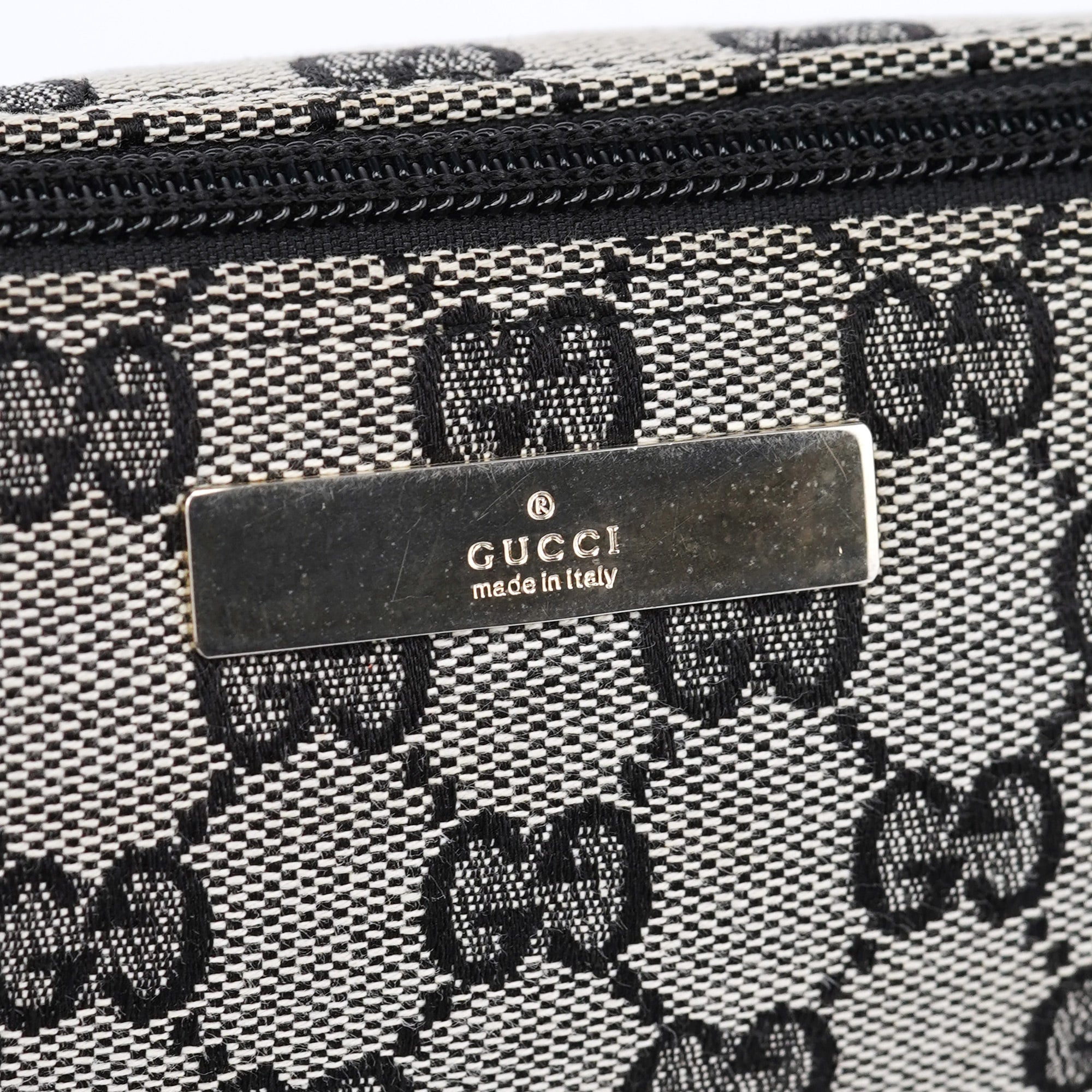 039 1103 Grey GG Boat Pochette
