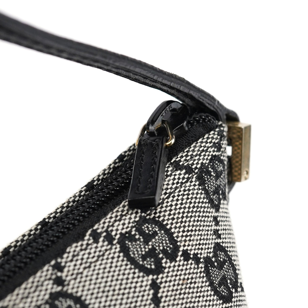 039 1103 Grey GG Boat Pochette