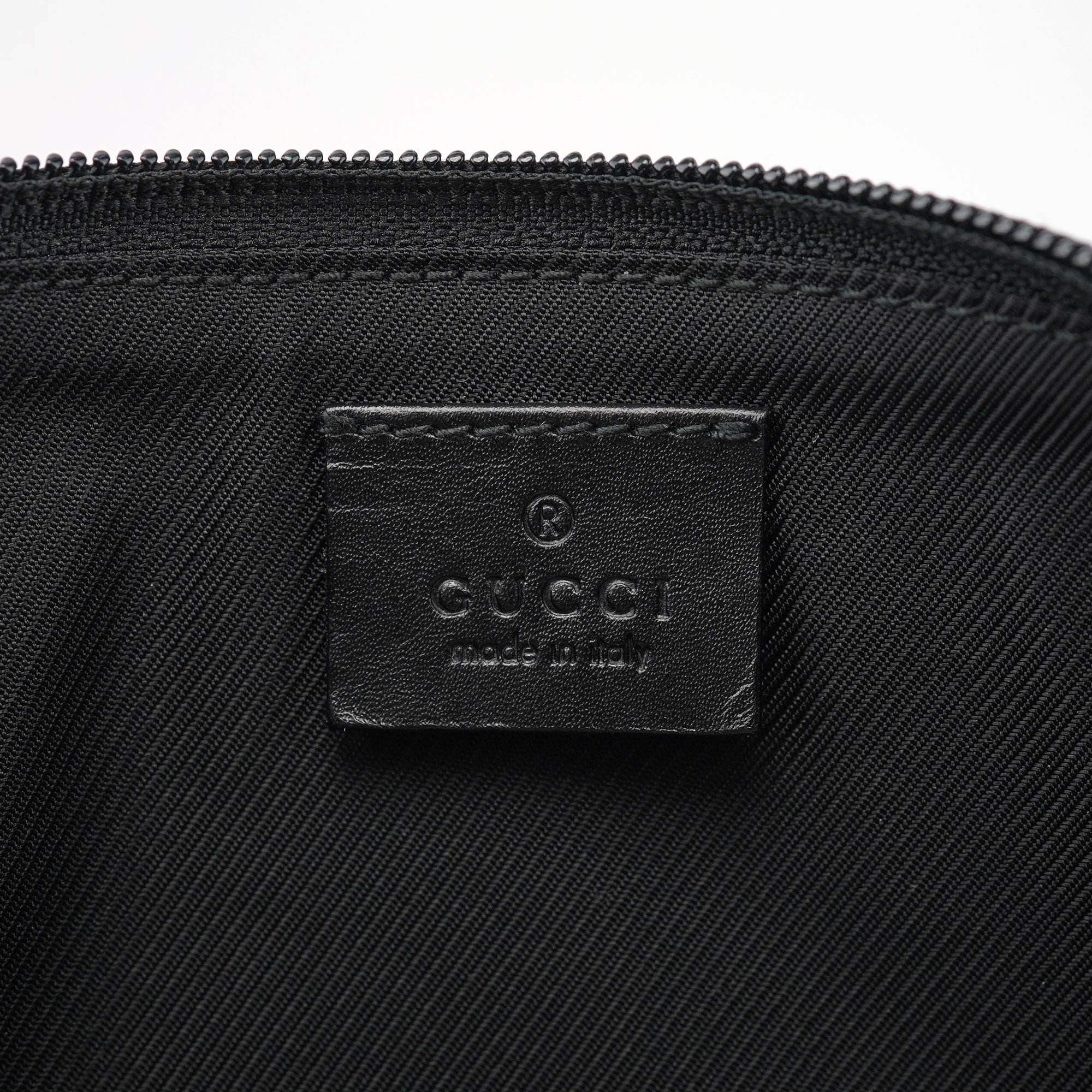 039 1103 Grey GG Boat Pochette