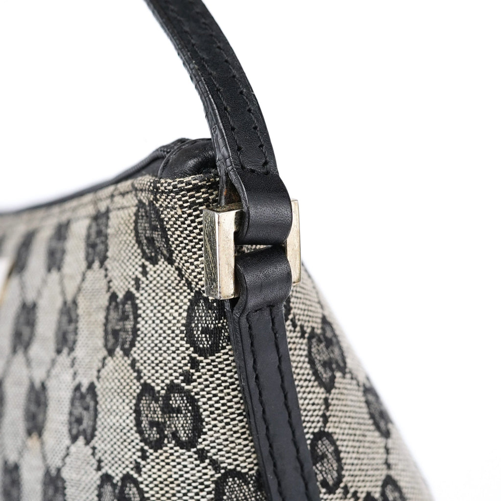 039 1103 Grey GG Boat Pochette