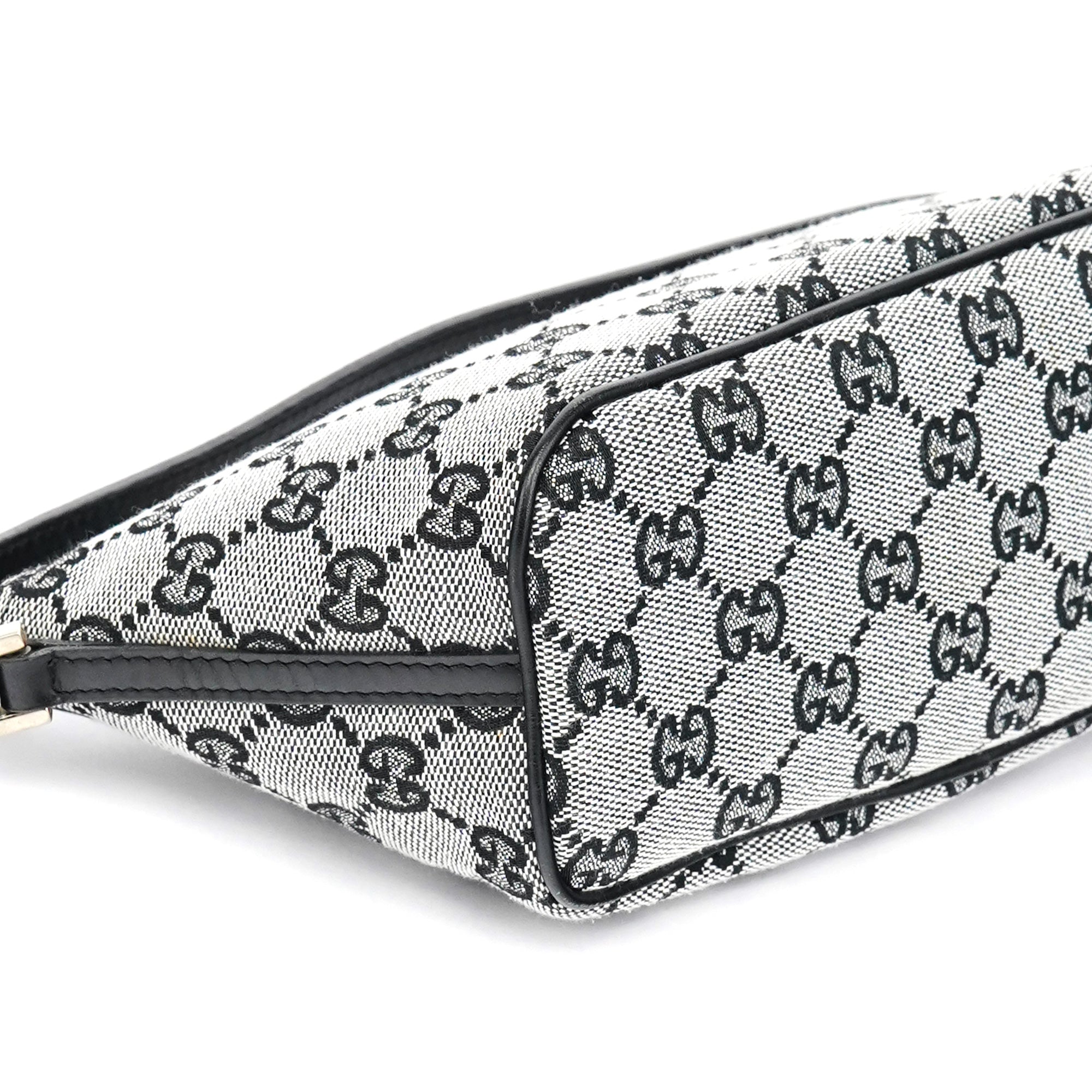 039 1103 Grey GG Boat Pochette