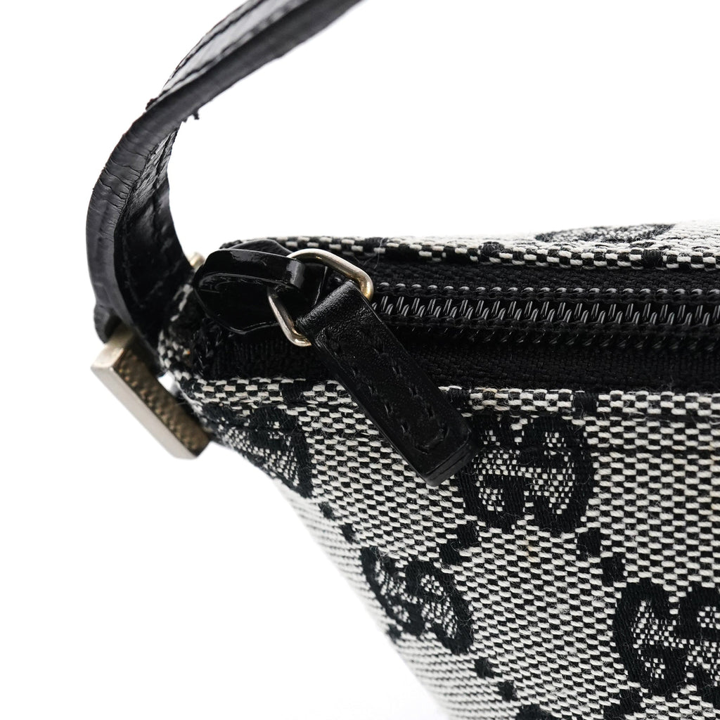 039 1103 Grey GG Boat Pochette