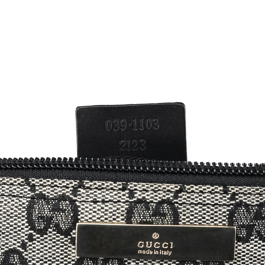 039 1103 Grey GG Boat Pochette