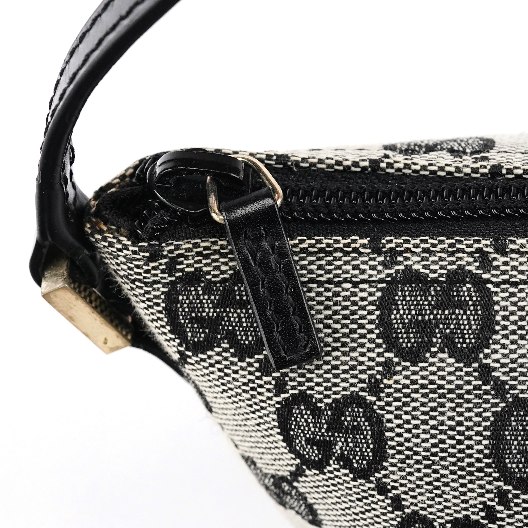 039 1103 Grey GG Boat Pochette