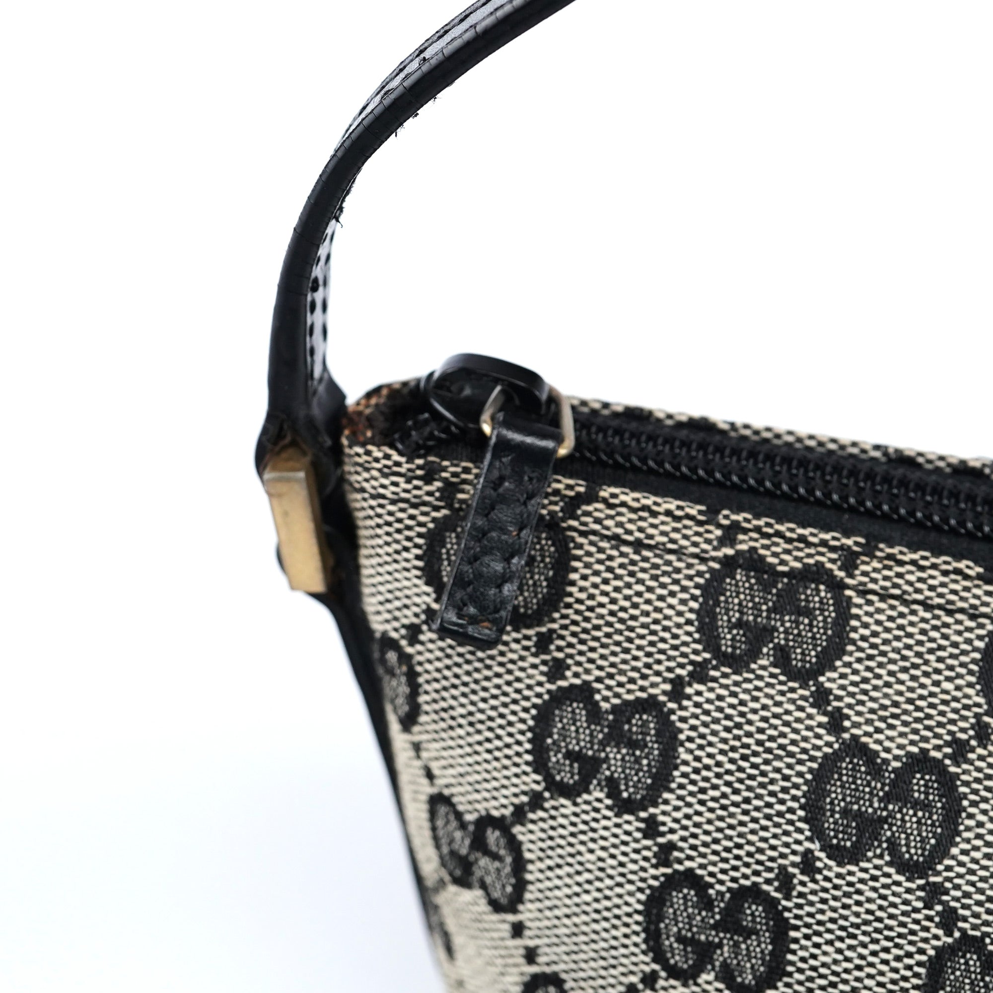 039 1103 Grey GG Boat Pochette