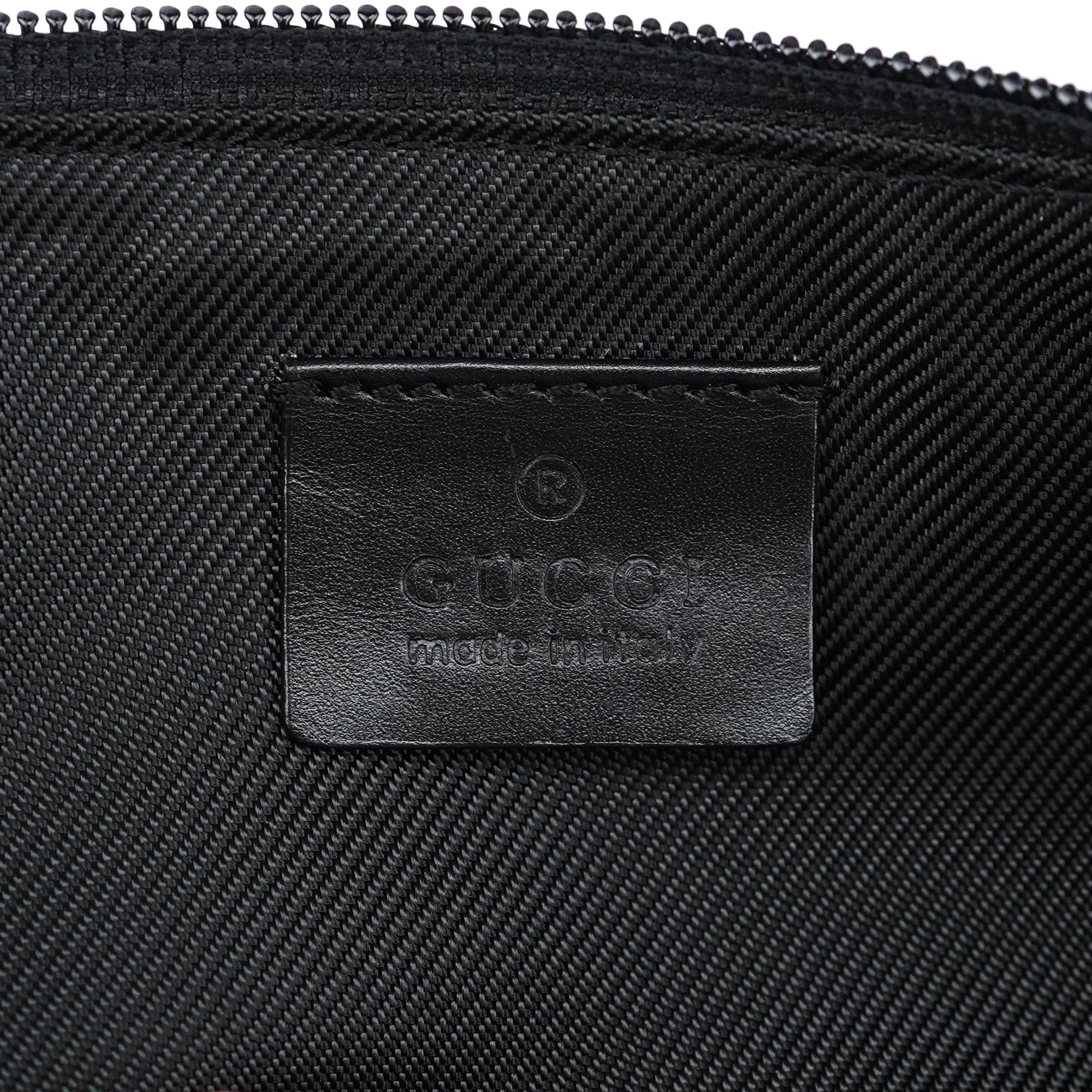 039 1103 Grey GG Boat Pochette