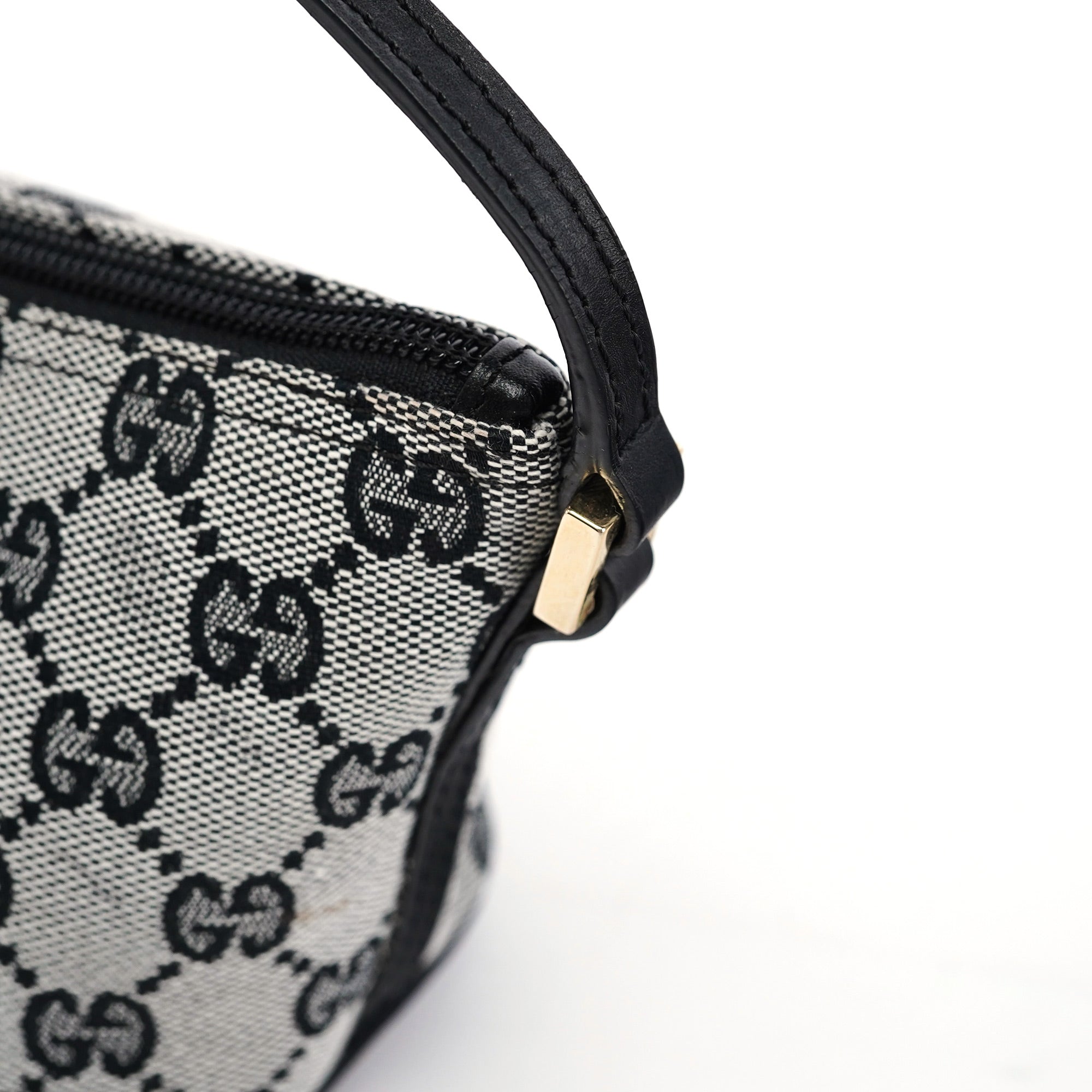 039 1103 Grey GG Boat Pochette