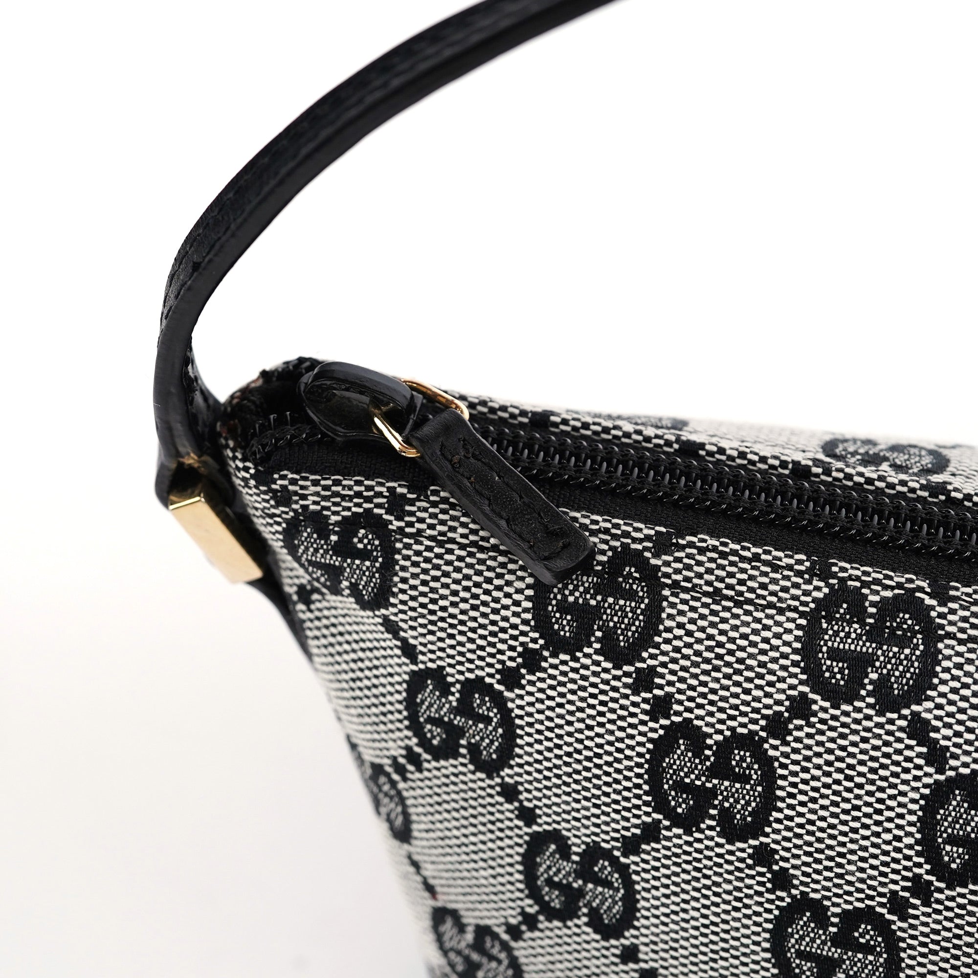 039 1103 Grey GG Boat Pochette