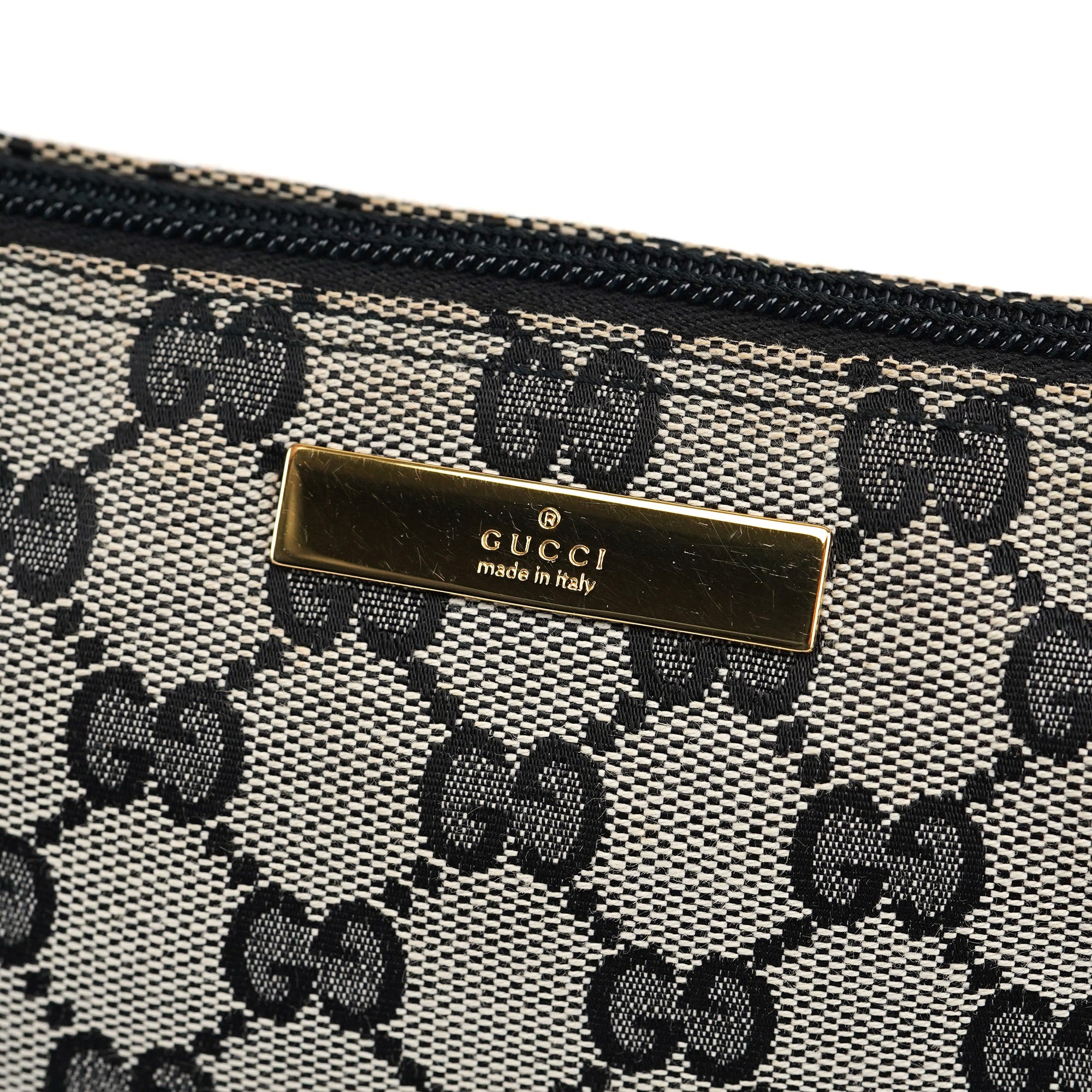 039 1103 Grey GG Boat Pochette