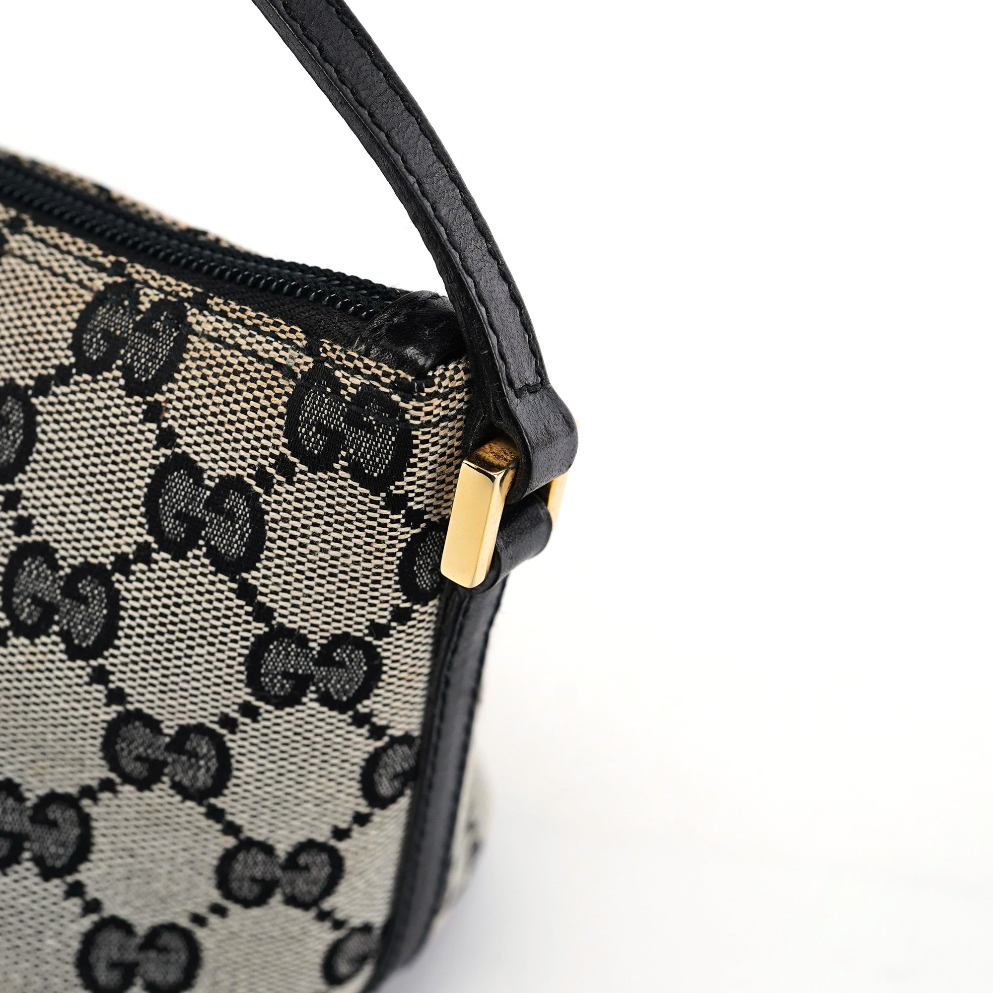 039 1103 Grey GG Boat Pochette