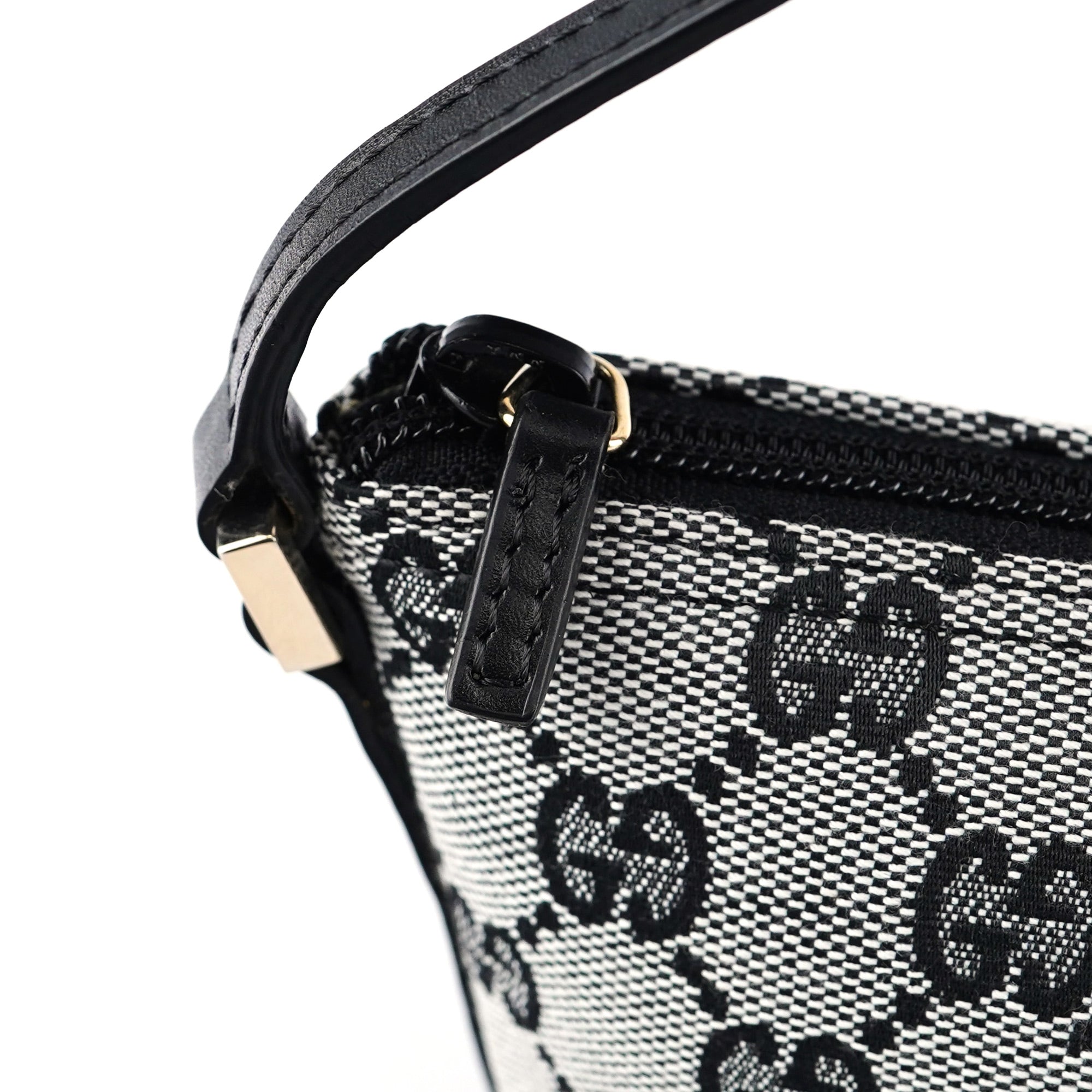039 1103 Grey GG Boat Pochette