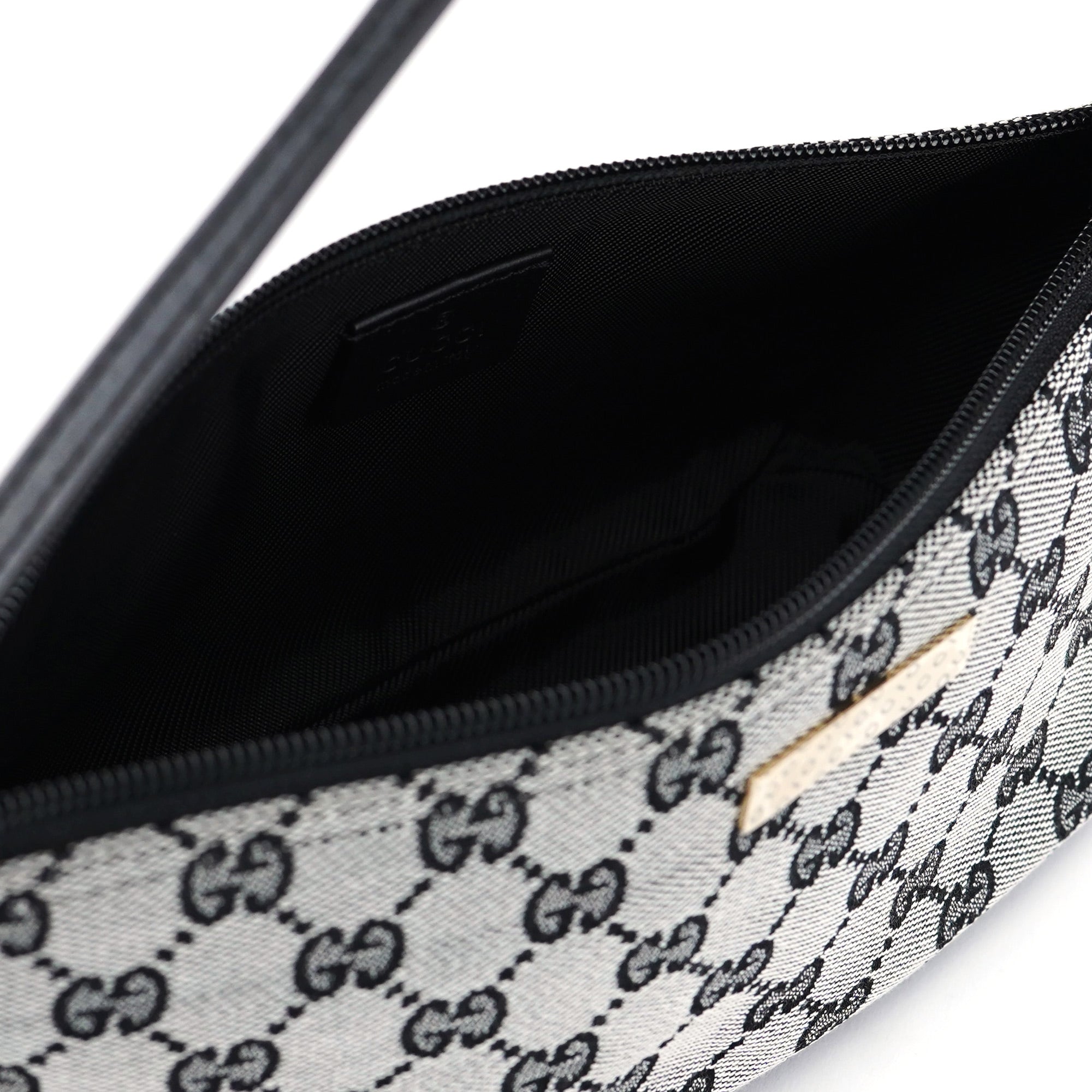 039 1103 Grey GG Boat Pochette